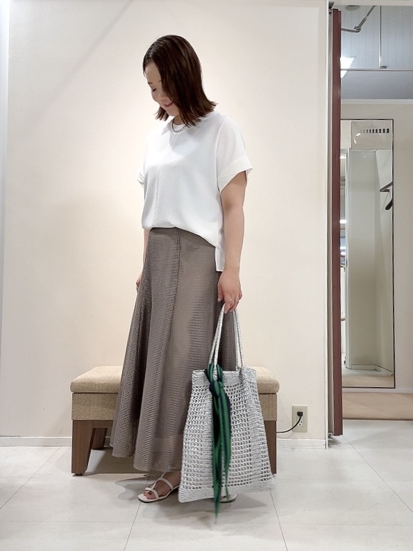 YUIさんの「UNTITLED｜【前後2WAY/はっ水/セットアップ可】リラクシーフレンチスリーブブラウス」を使ったコーディネート