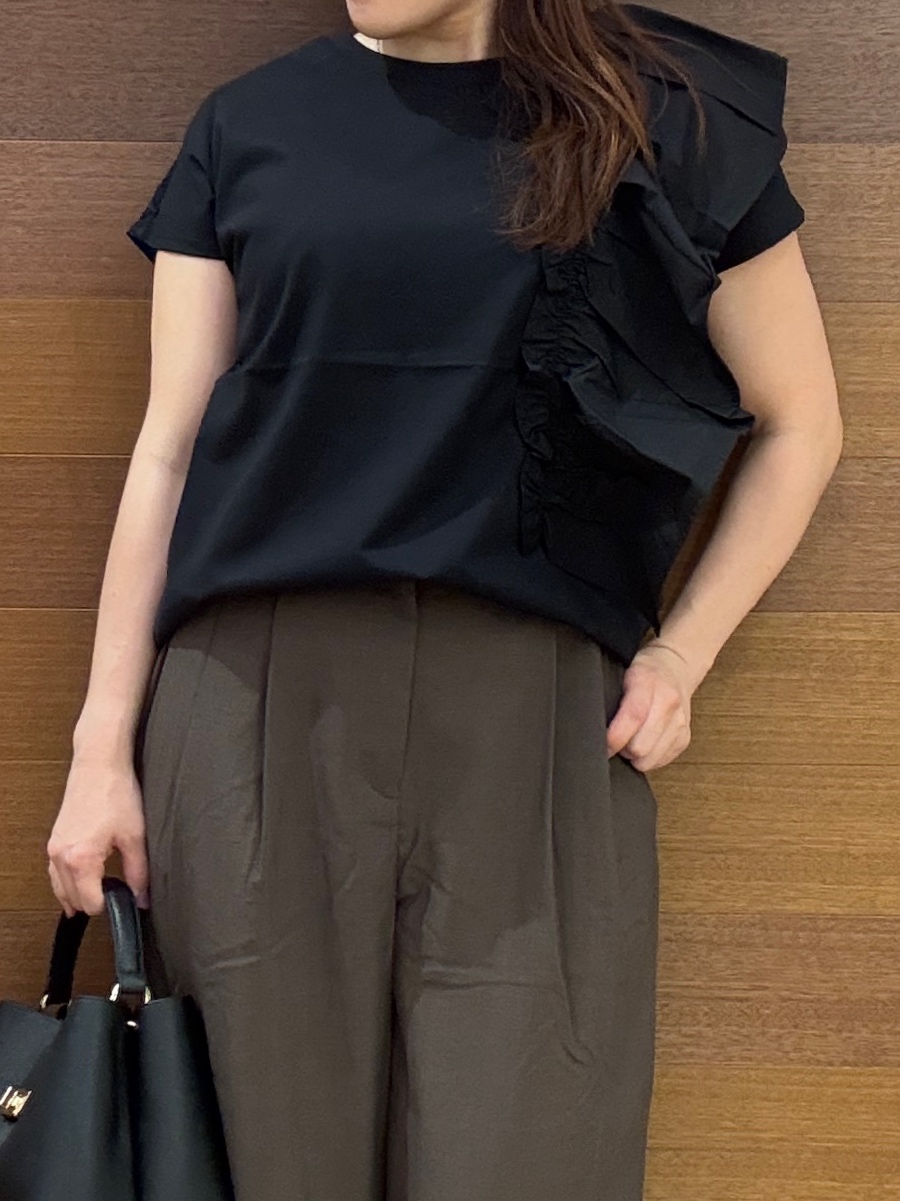 maichiさんの「OPAQUE.CLIP｜【UVケア／接触冷感】アシメフリルドッキングカットソー《洗濯機OK》」を使ったコーディネート