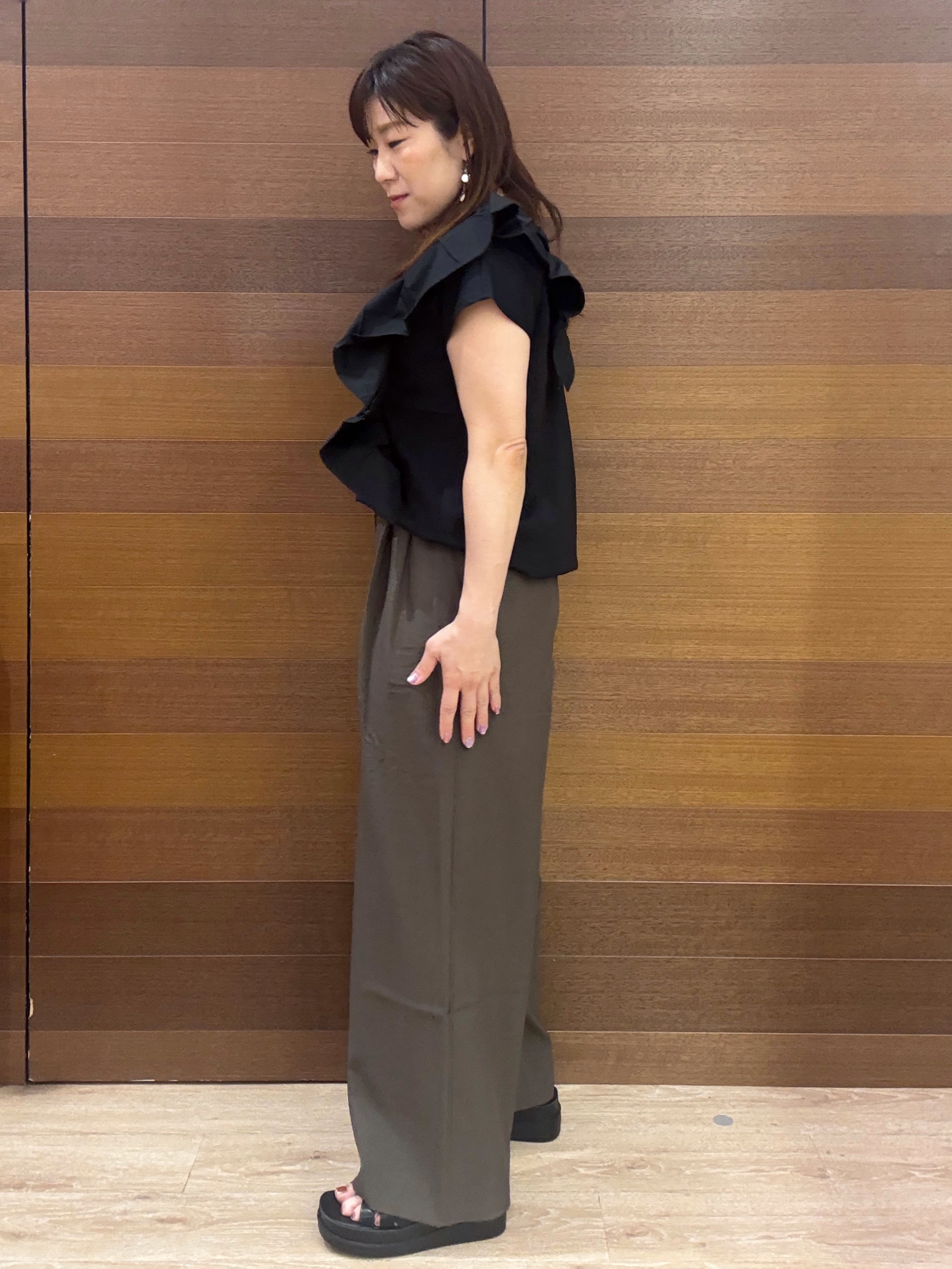maichiさんの「OPAQUE.CLIP｜【UVケア／接触冷感】アシメフリルドッキングカットソー《洗濯機OK》」を使ったコーディネート