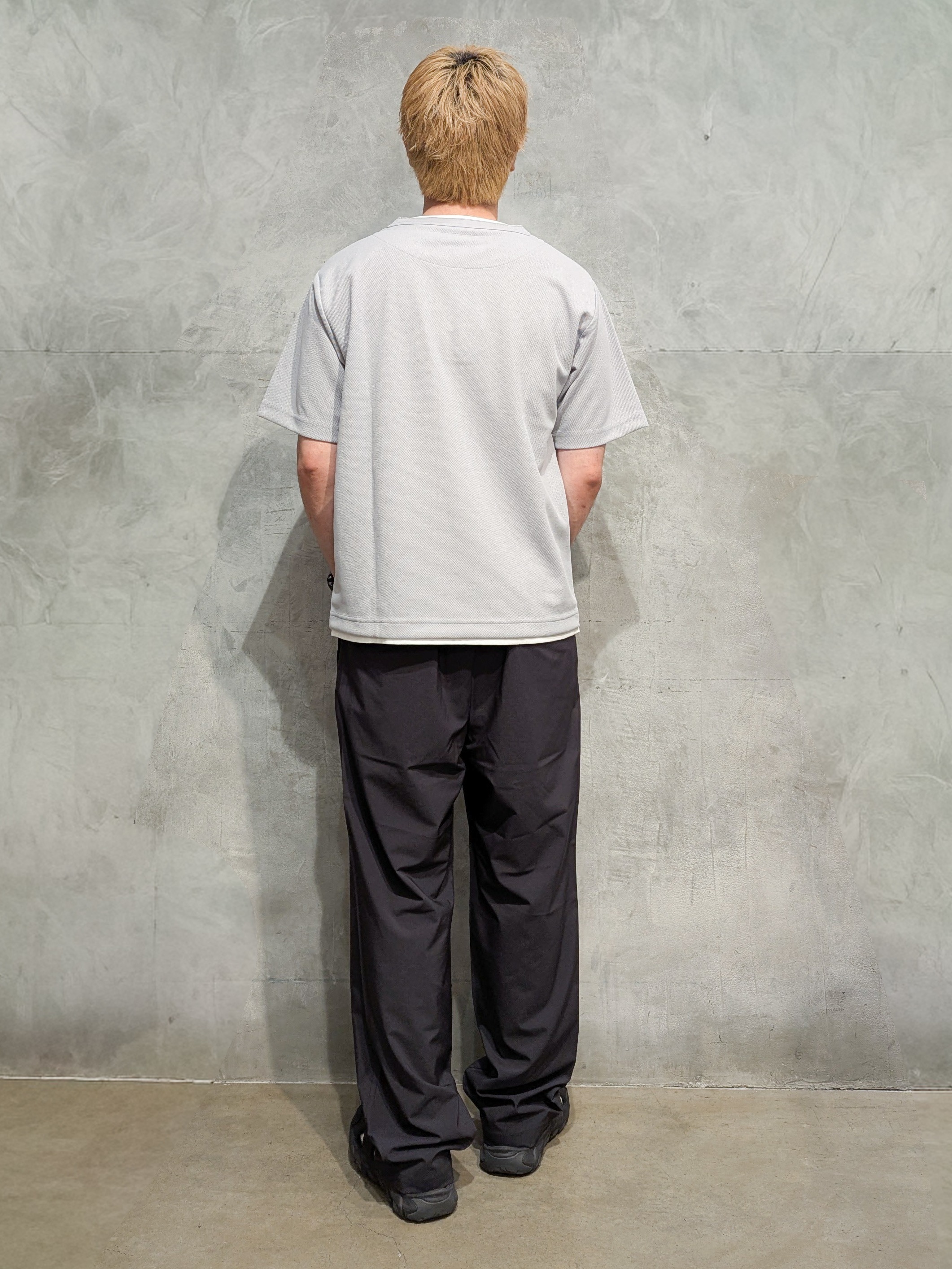 daiさんの「THE SHOP TK｜【1枚でちゃんとして見える】ヘンリーネック レイヤード風 半袖Tシャツ 洗濯機OK」を使ったコーディネート
