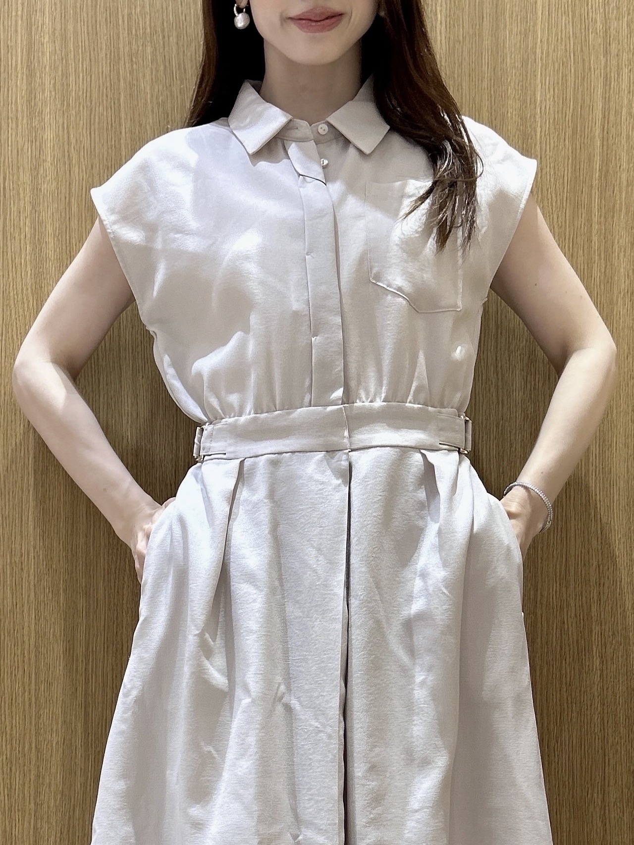 maiさんの「OPAQUE.CLIP｜【接触冷感／吸水速乾】フレンチスリーブシャツワンピース《イージーアイロン／洗濯機OK》」を使ったコーディネート