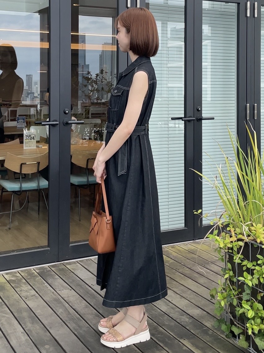 NATSUMIさんの「grove｜大人気！デニムフレアワンピース」を使ったコーディネート