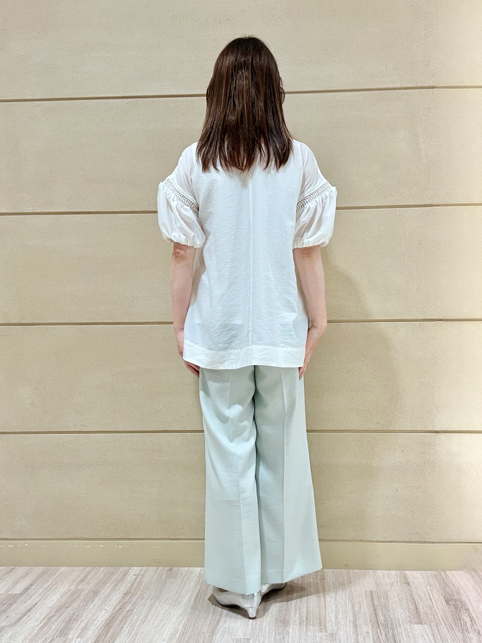 Marさんの「Reflect｜ボリュームスリーブオフボディブラウス」を使ったコーディネート