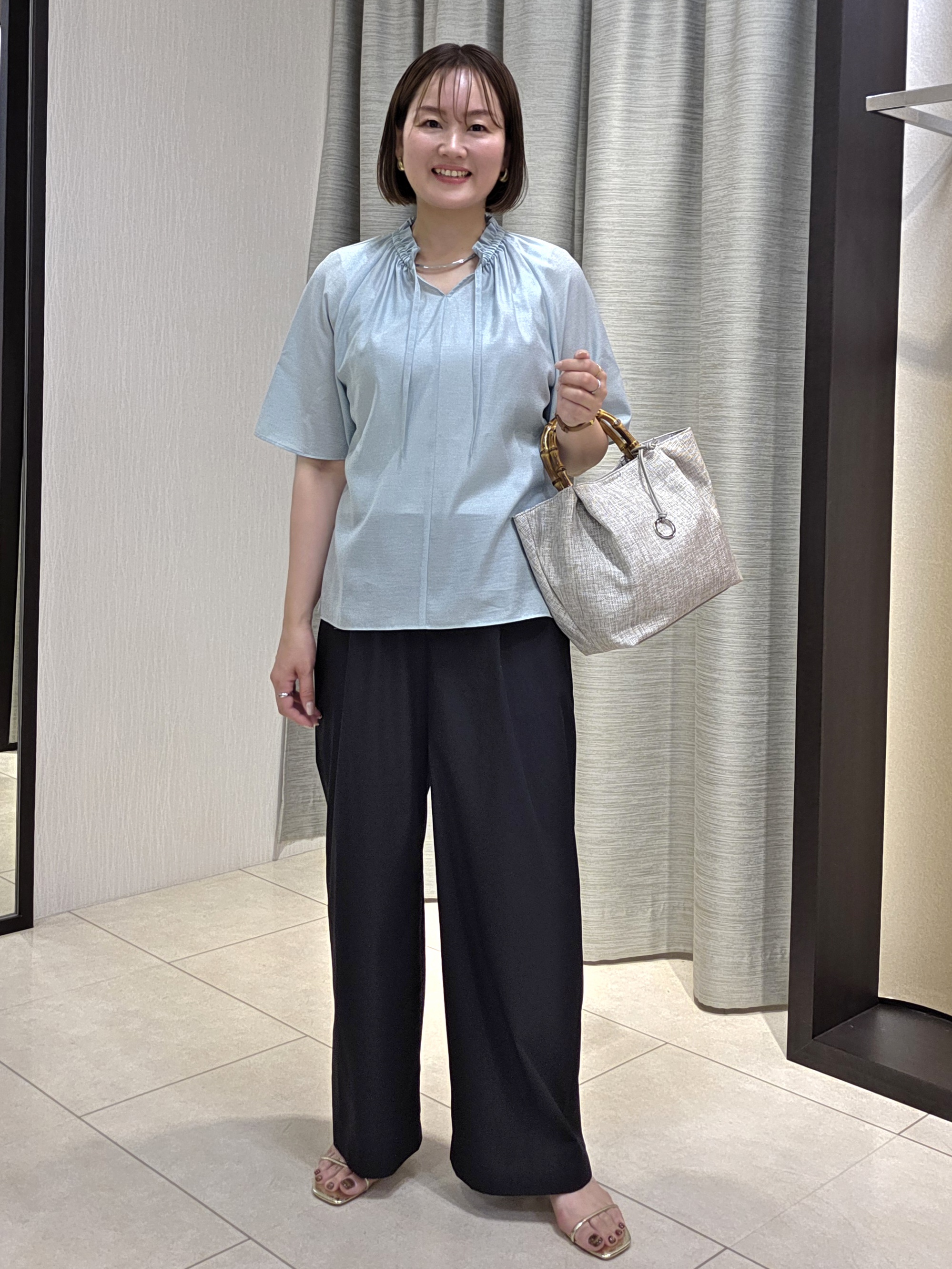 naokoさんの「UNTITLED｜【シアー/首元フリル】シルキーシフォンブラウス」を使ったコーディネート
