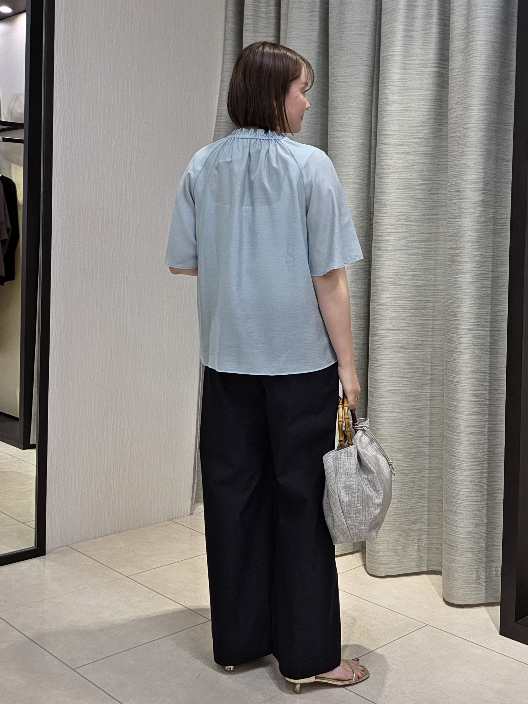 naokoさんの「UNTITLED｜【シアー/首元フリル】シルキーシフォンブラウス」を使ったコーディネート