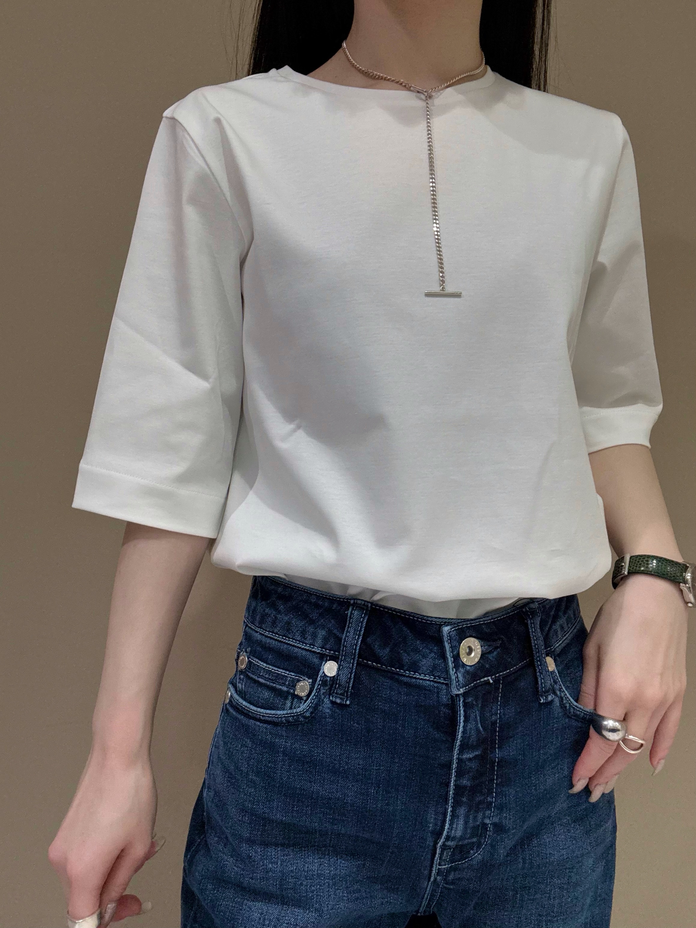 KEIKOさんの「INDIVI｜【抗菌防臭／消臭】上品光沢コットンTシャツ」を使ったコーディネート