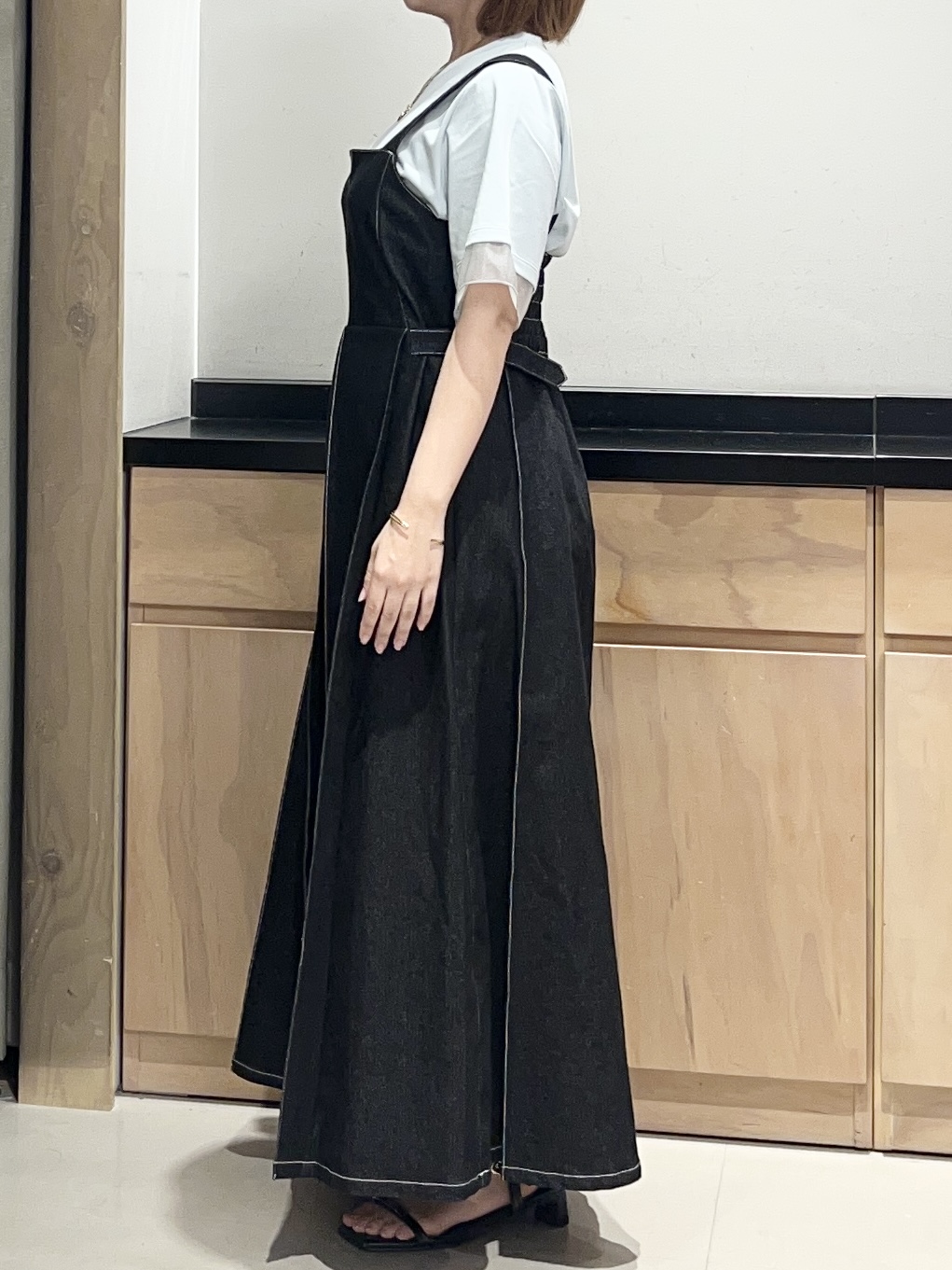 かのさんの「THE SHOP TK｜【M-XL/ひんやり】上品な透け感 袖口シアーTシャツ」を使ったコーディネート