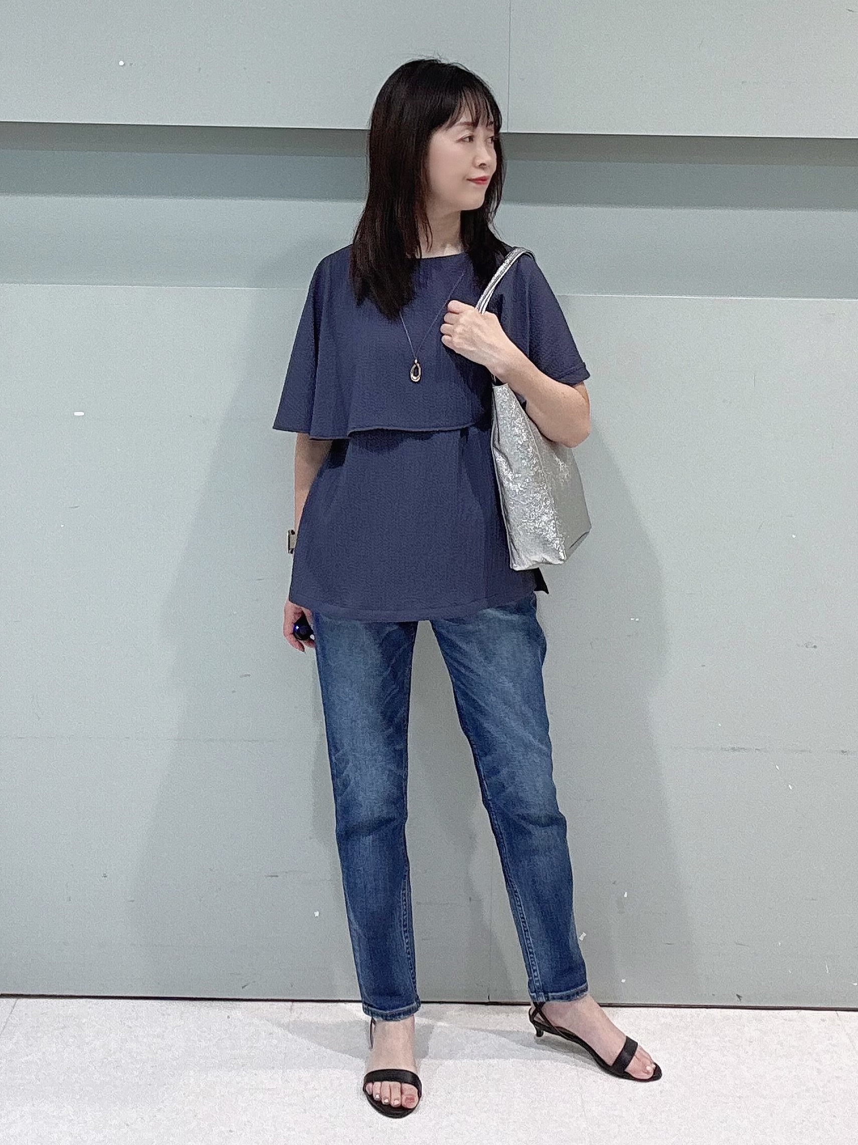 makiさんの「UNTITLED｜【洗える/ストレッチ性/フェミニン】ケープデザインブラウス」を使ったコーディネート