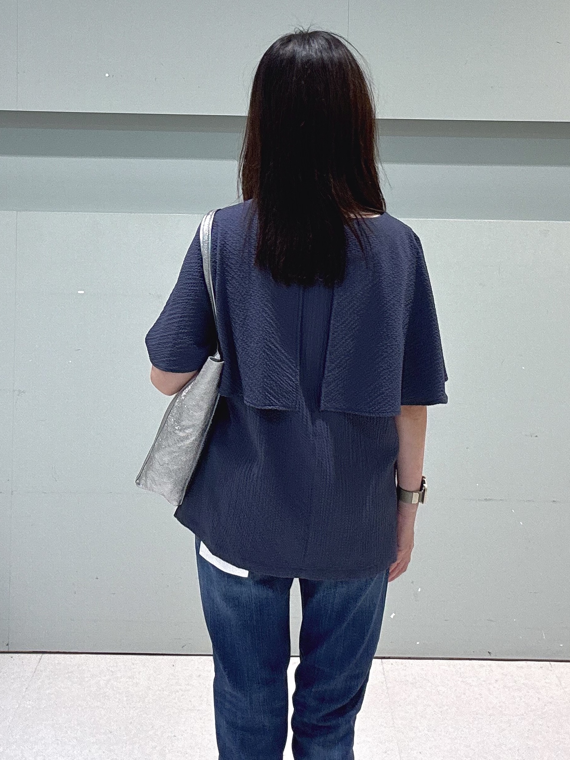 makiさんの「UNTITLED｜【洗える/ストレッチ性/フェミニン】ケープデザインブラウス」を使ったコーディネート