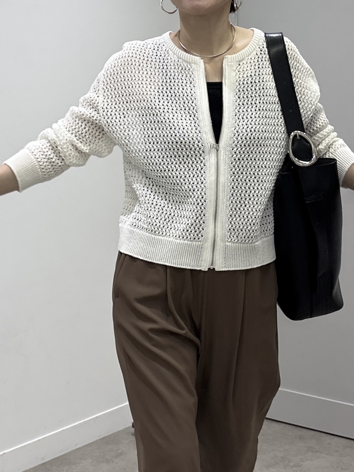 kotakiさんの「INDIVI｜【洗える／コットン】メッシュジップニットカーディガン」を使ったコーディネート