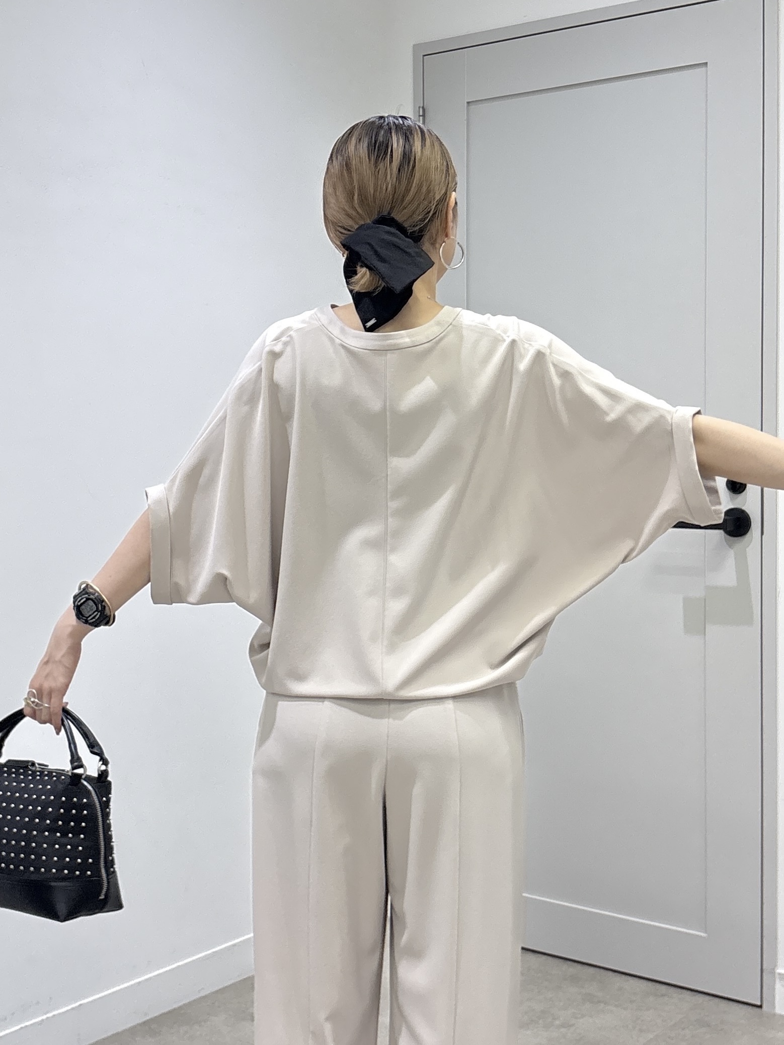 kotakiさんの「INDIVI｜【楽ちん出し入れ】ミニスタッズ 2WAYハンドバッグ」を使ったコーディネート