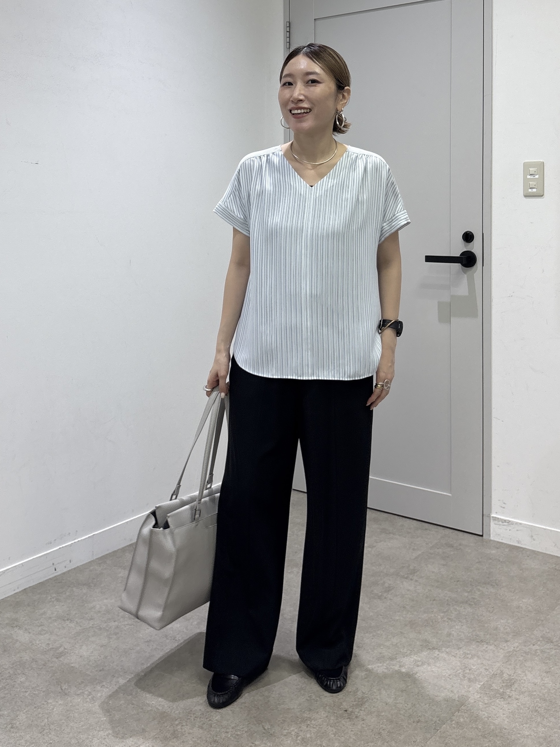 kotakiさんの「INDIVI｜【清涼感／UVケア／接触冷感】Vネックストライプブラウス」を使ったコーディネート