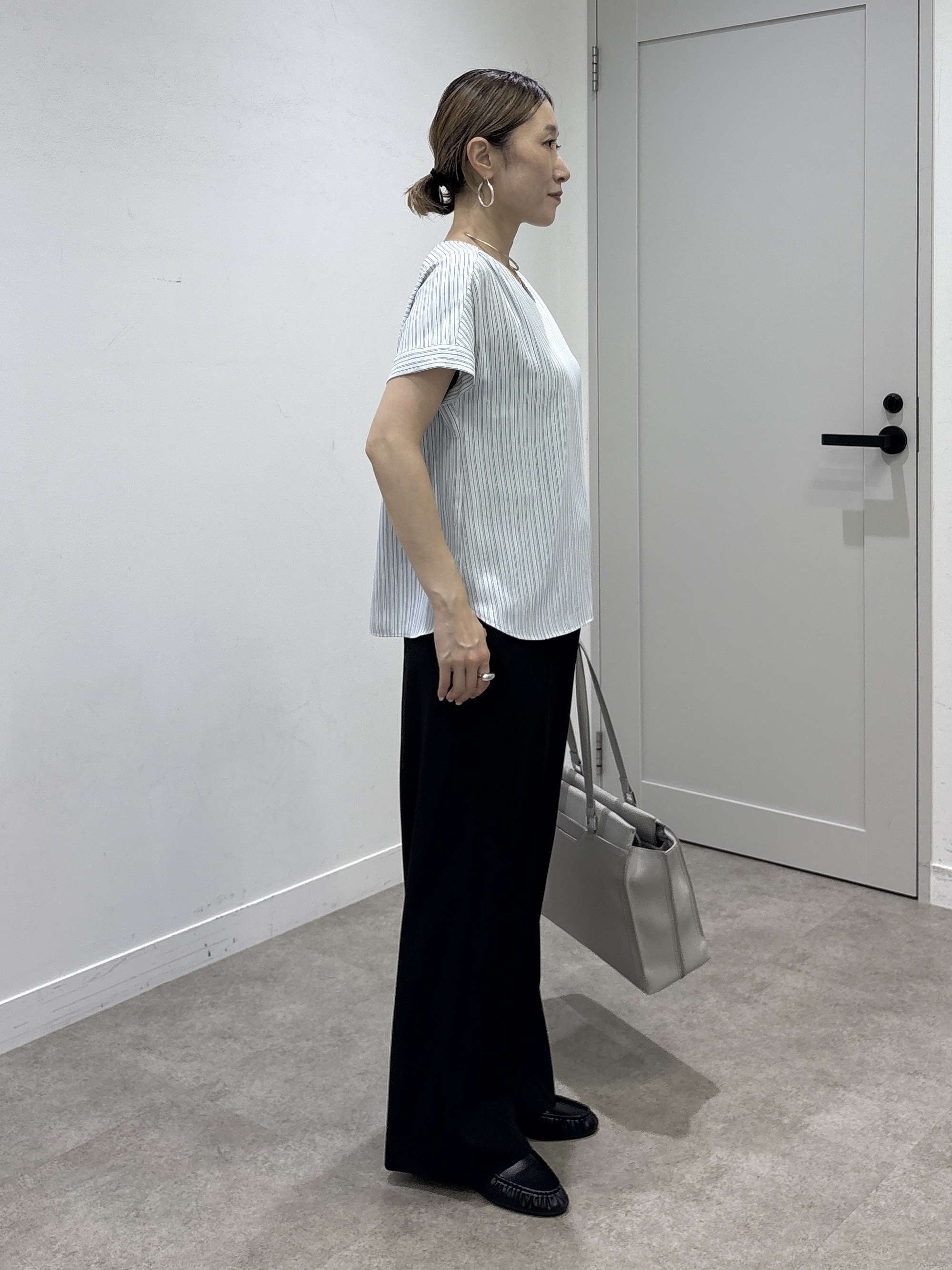 kotakiさんの「INDIVI｜【清涼感／UVケア／接触冷感】Vネックストライプブラウス」を使ったコーディネート