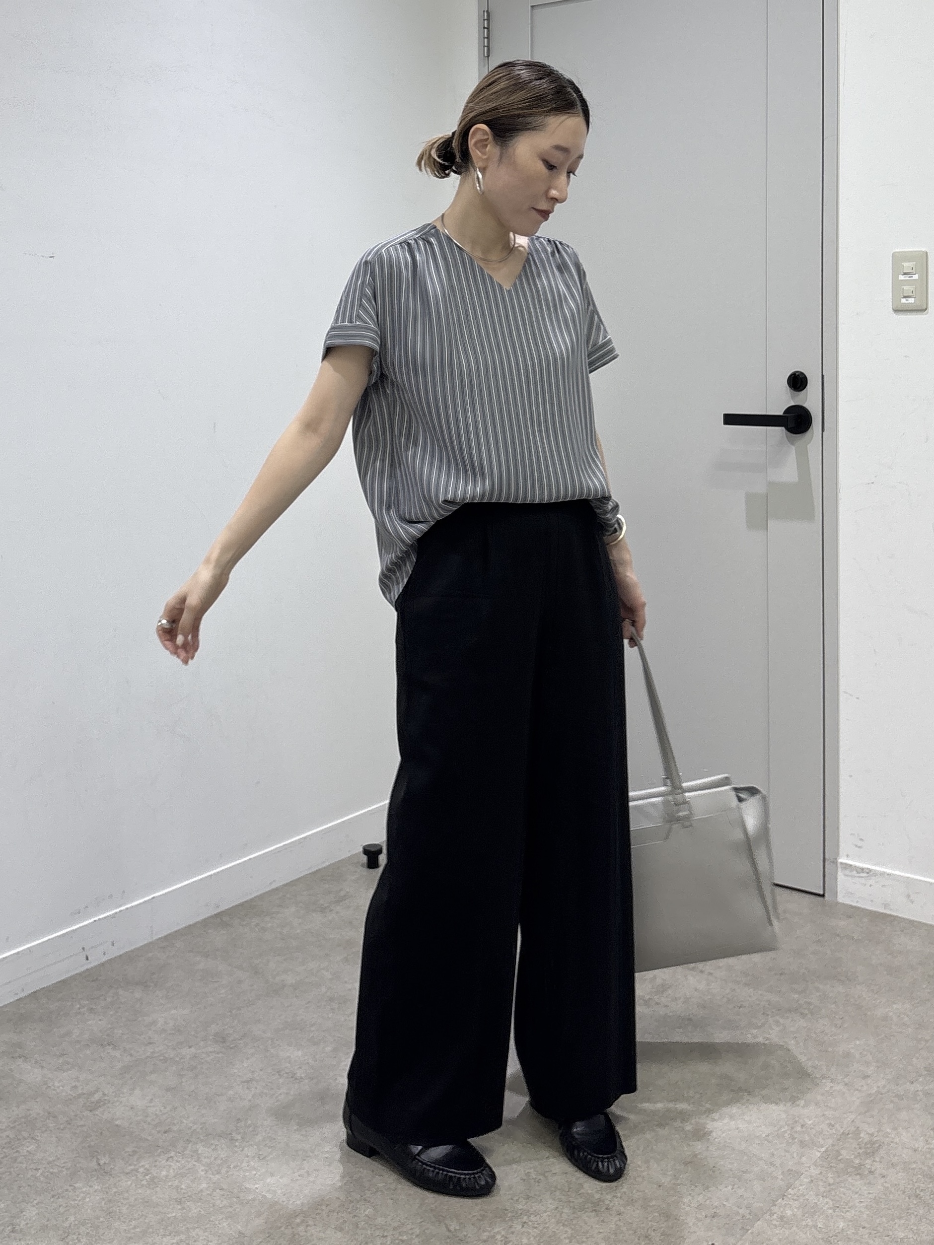 kotakiさんの「INDIVI｜【清涼感／UVケア／接触冷感】Vネックストライプブラウス」を使ったコーディネート