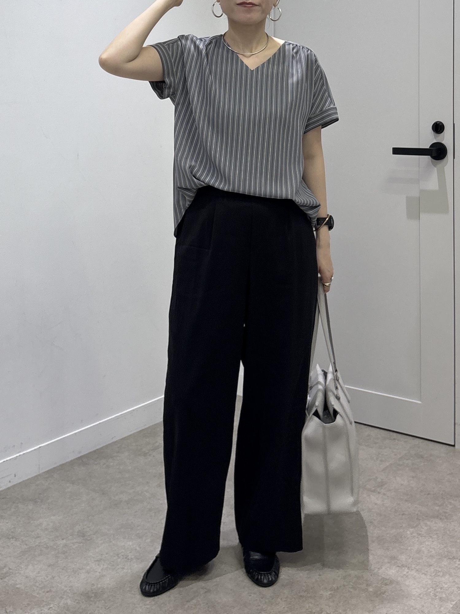 kotakiさんの「INDIVI｜【清涼感／UVケア／接触冷感】Vネックストライプブラウス」を使ったコーディネート