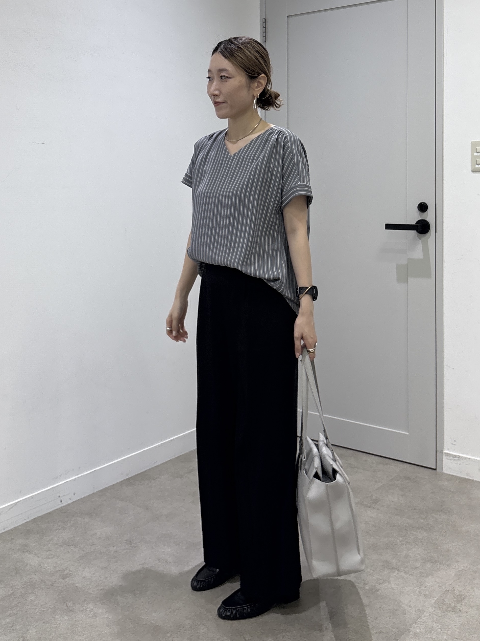 kotakiさんの「INDIVI｜【清涼感／UVケア／接触冷感】Vネックストライプブラウス」を使ったコーディネート