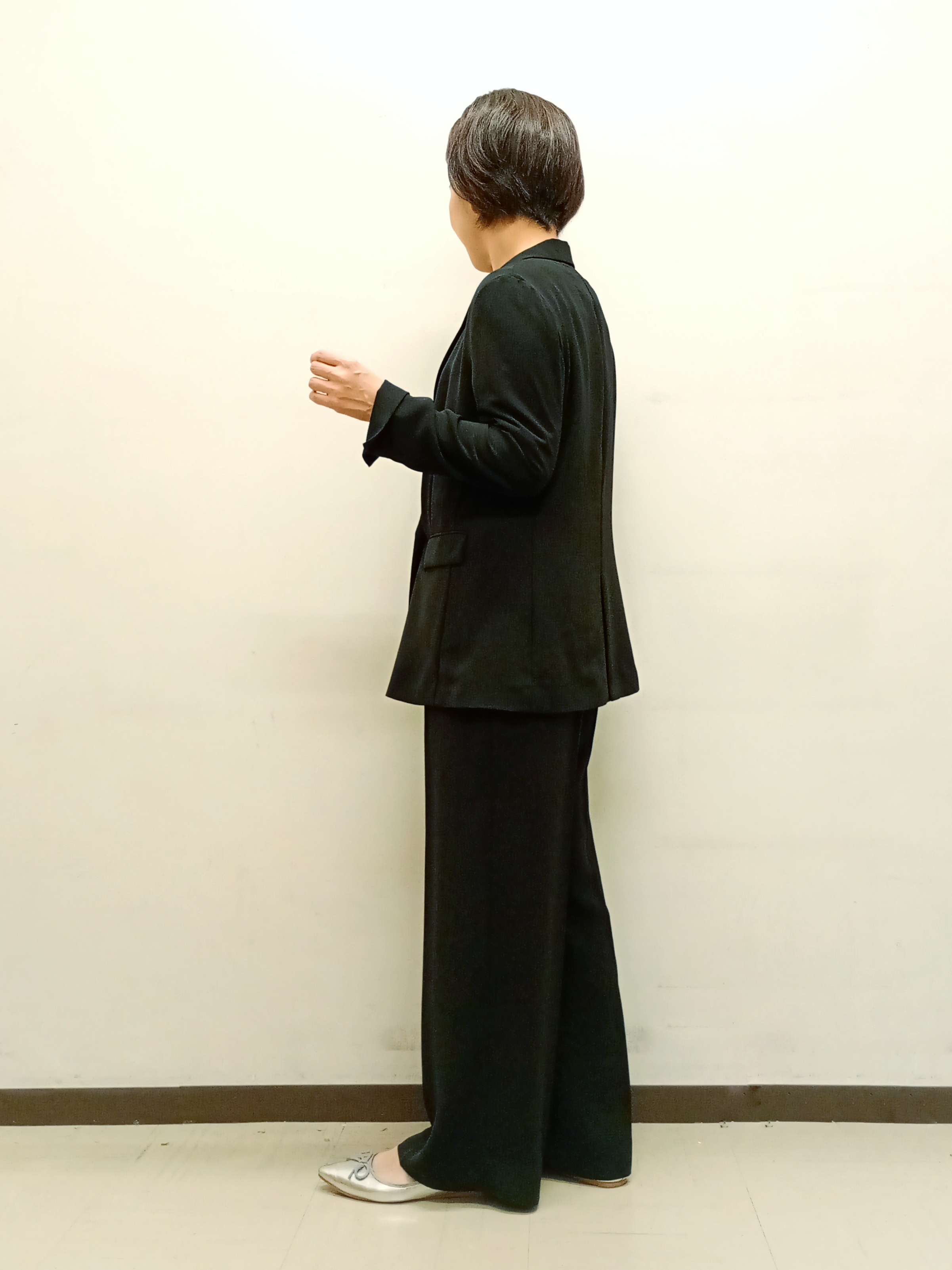 Kさんの「INDIVI｜【洗える／UVケア／SETUP可】着る日傘ワイドパンツ」を使ったコーディネート