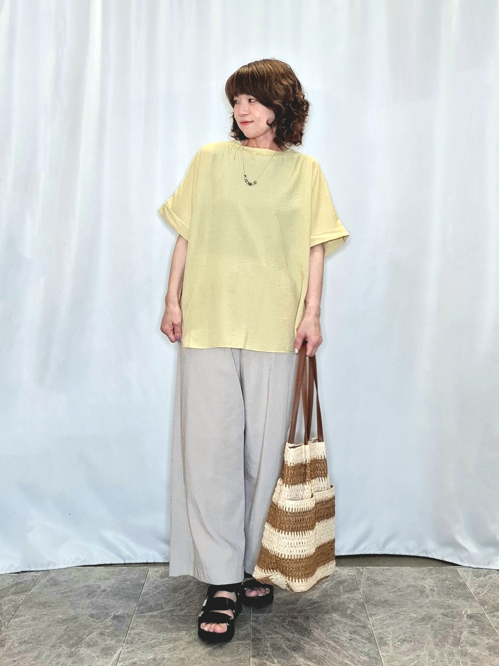 ぬーさんの「SHOO･LA･RUE｜【ひんやり/着丈選べる/体型カバー】洗濯後しわになりにくい さらさらドルマンブラウス」を使ったコーディネート