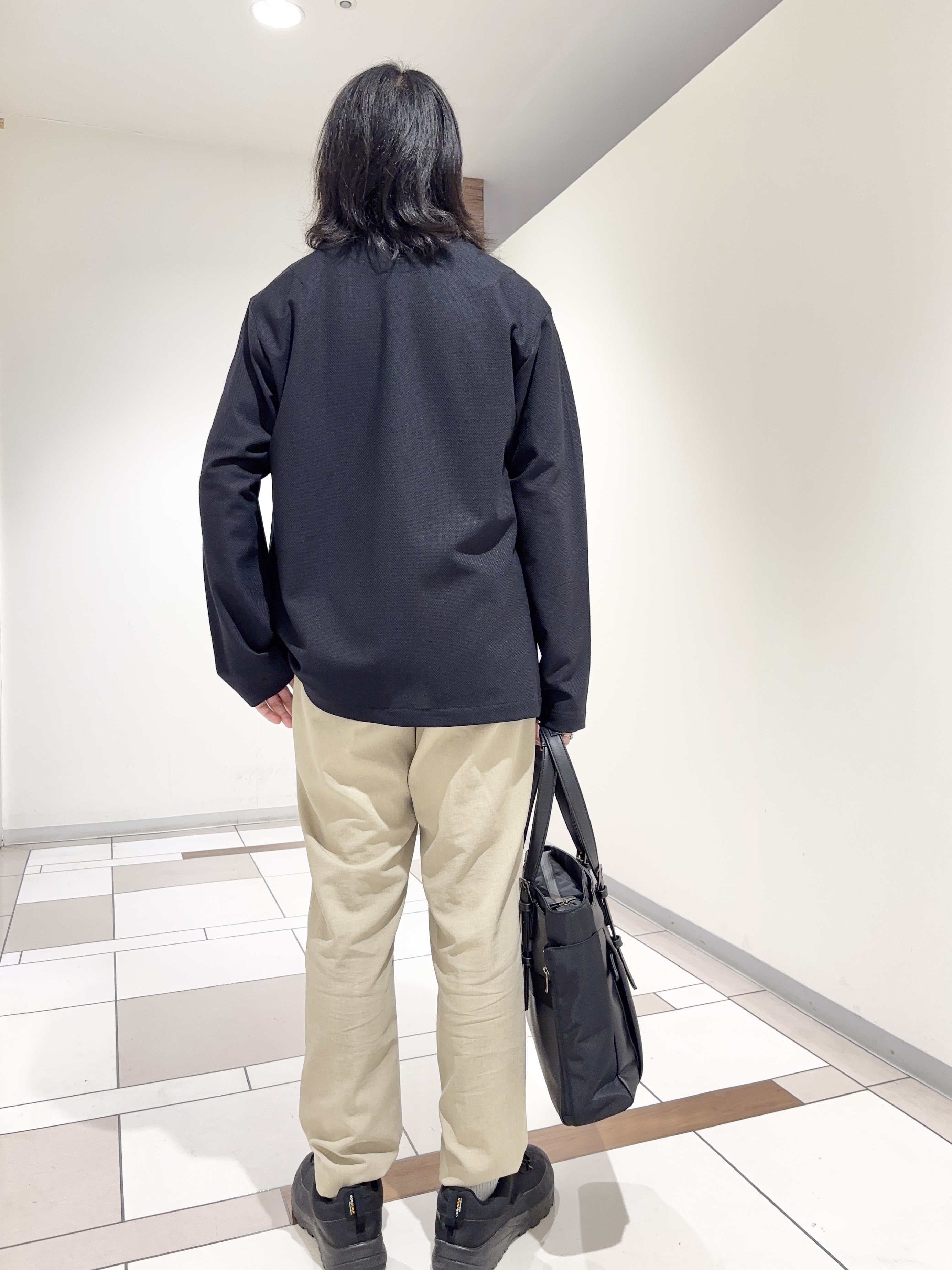 及川さんの「TAKEO KIKUCHI｜【抗菌防臭】バーズアイメッシュノーカラージャケット」を使ったコーディネート