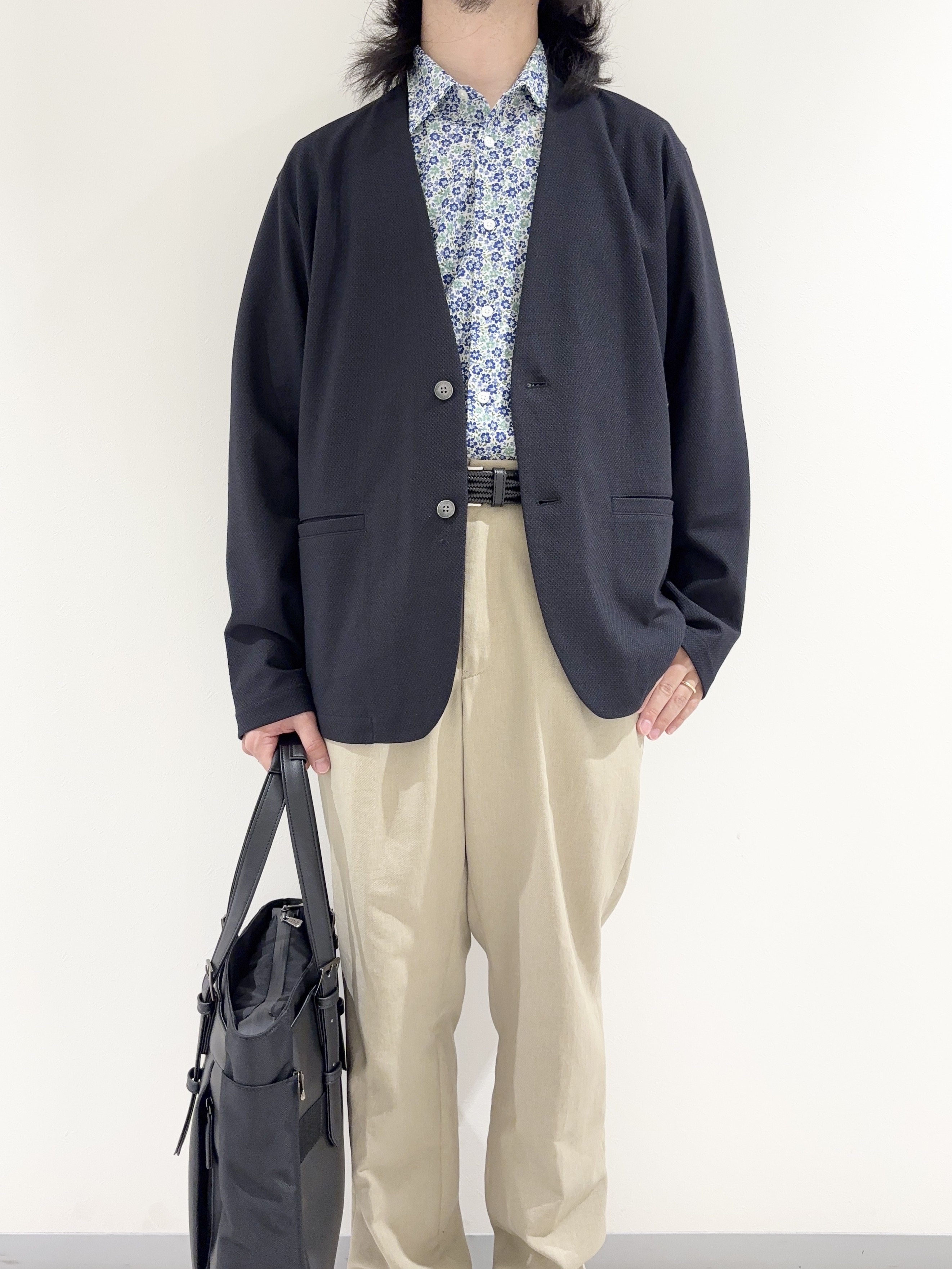 及川さんの「TAKEO KIKUCHI｜【抗菌防臭】バーズアイメッシュノーカラージャケット」を使ったコーディネート