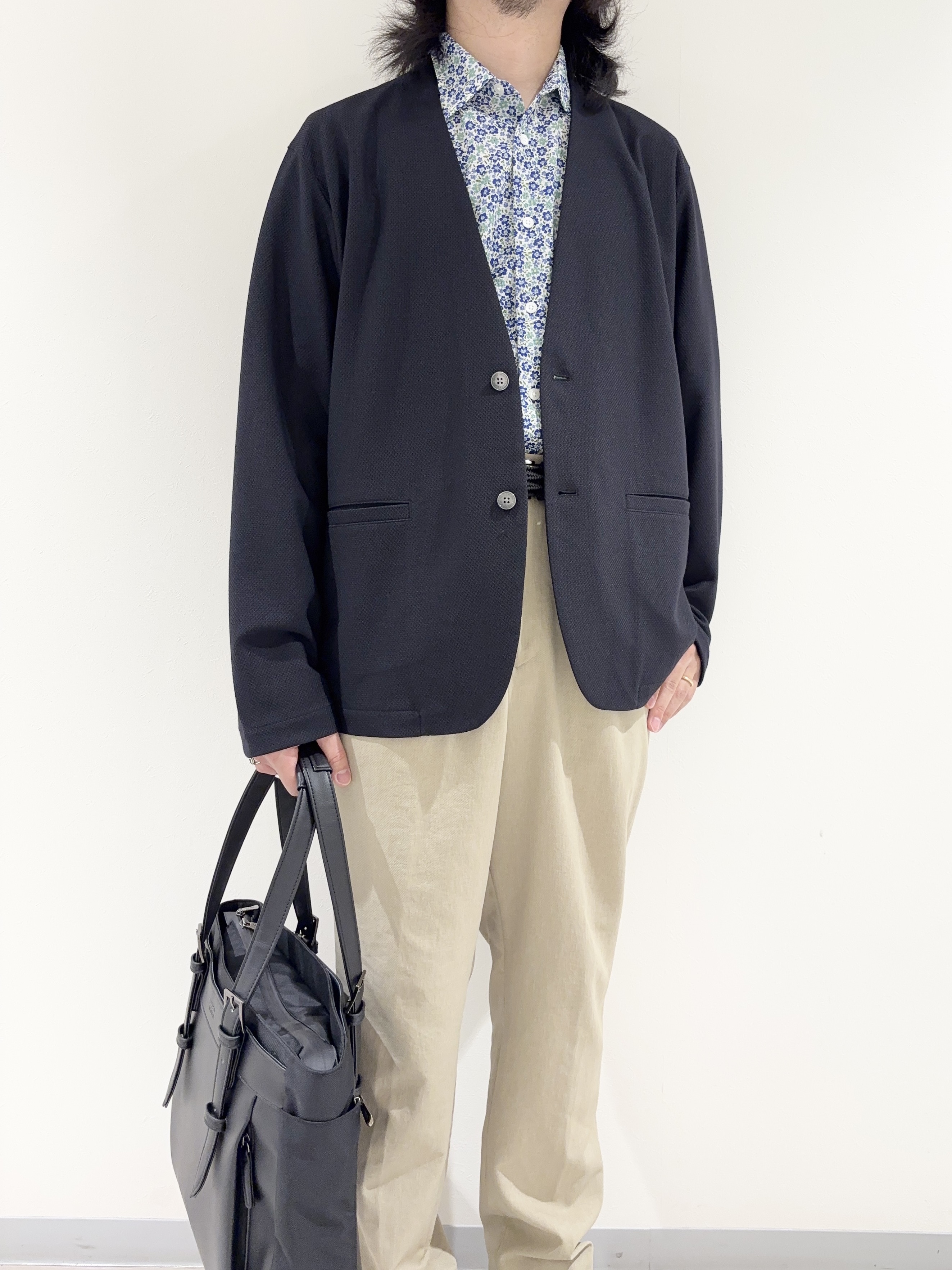 及川さんの「TAKEO KIKUCHI｜【抗菌防臭】バーズアイメッシュノーカラージャケット」を使ったコーディネート
