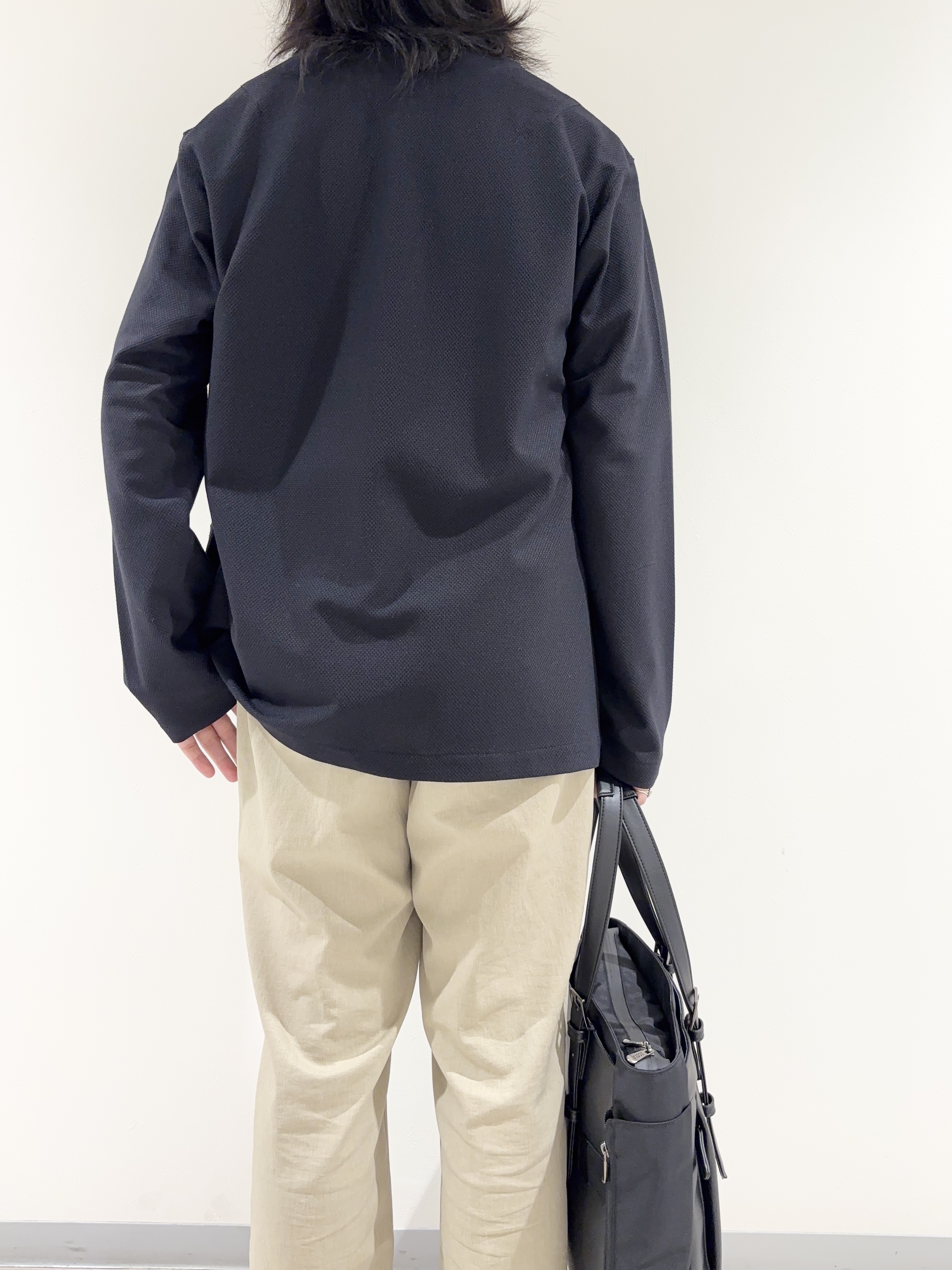 及川さんの「TAKEO KIKUCHI｜【抗菌防臭】バーズアイメッシュノーカラージャケット」を使ったコーディネート