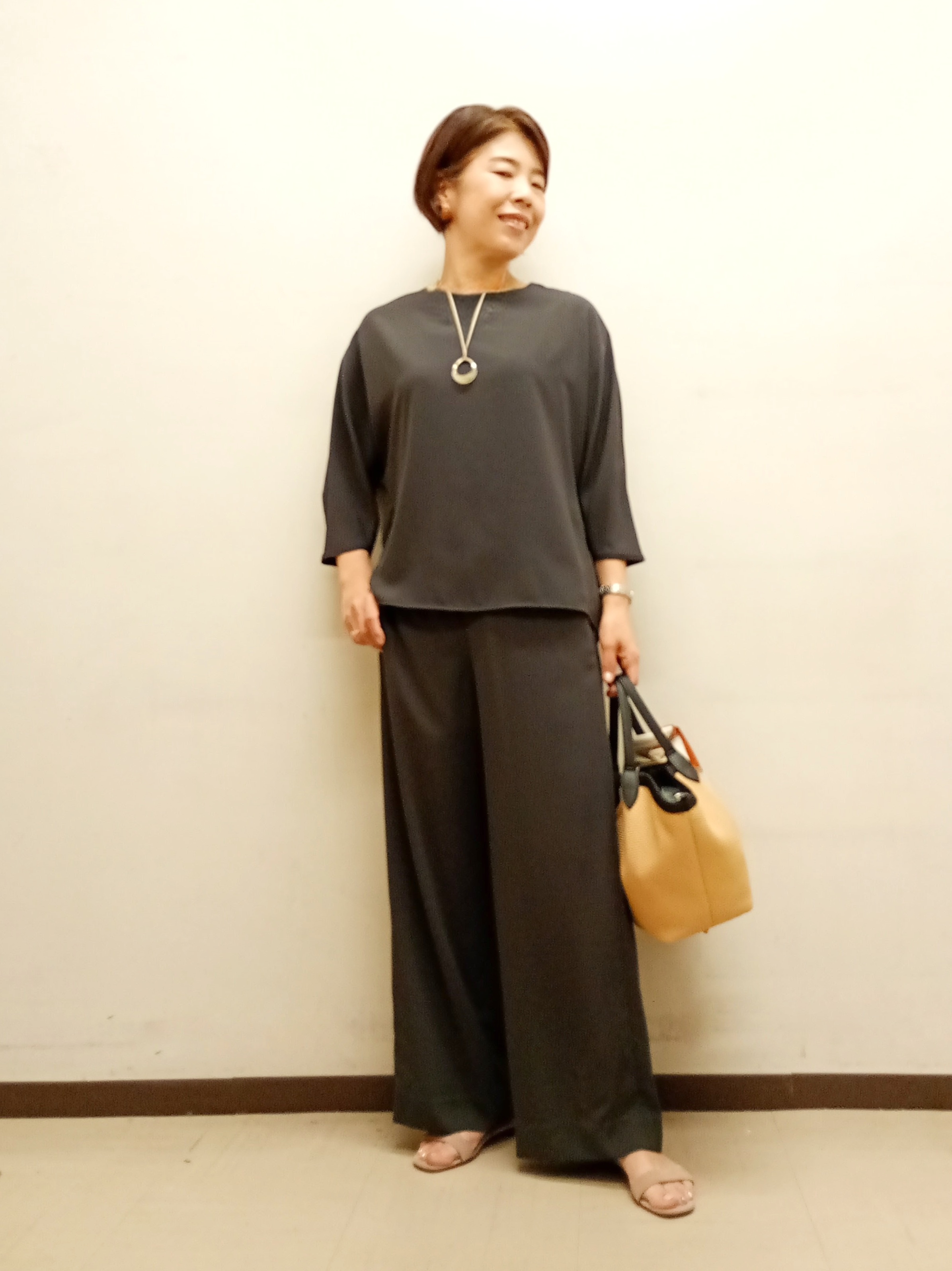 Kさんの「INDIVI｜【さらに軽く軽快！／着る日傘】ドルマントップス」を使ったコーディネート