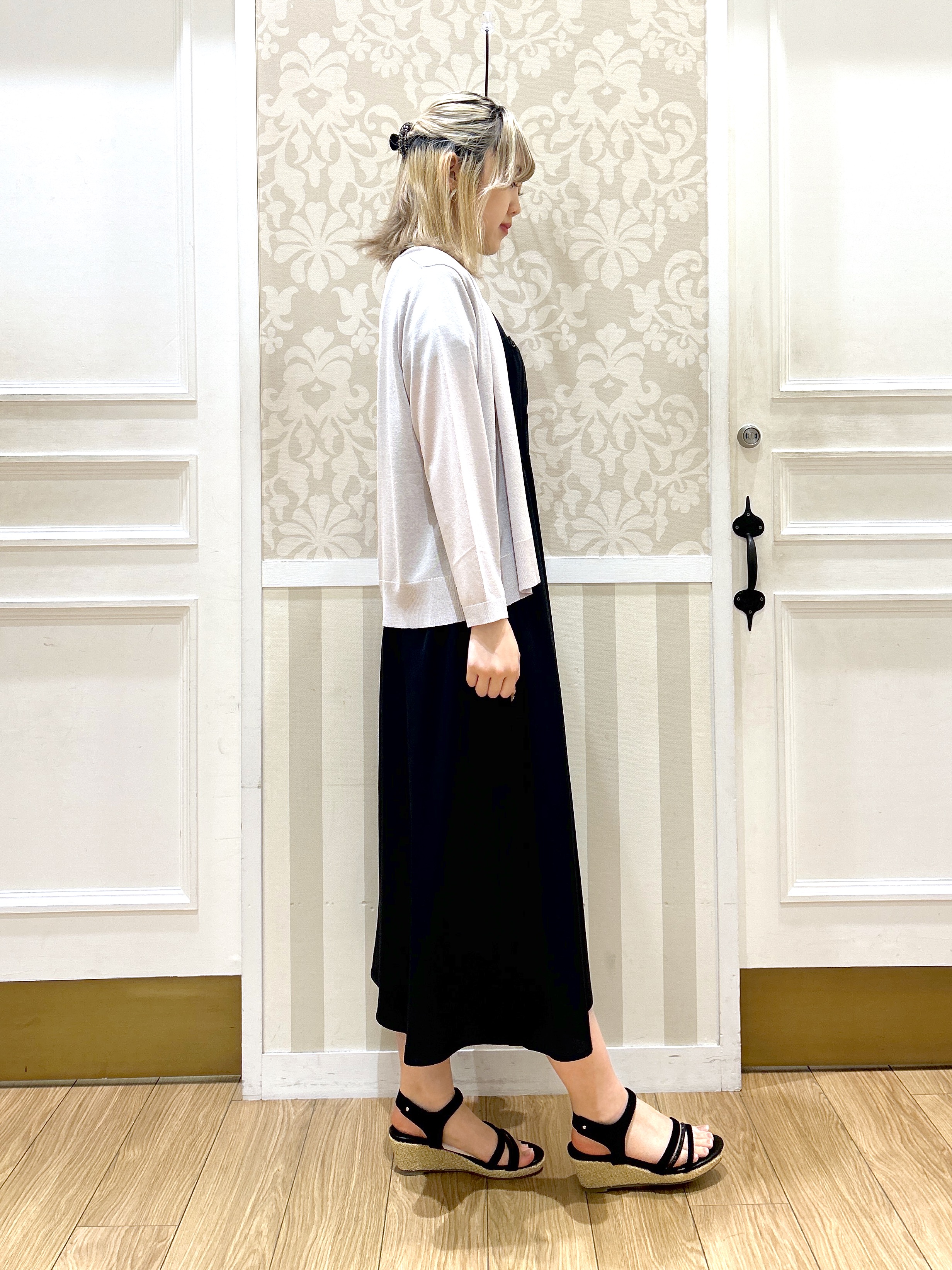 望 愛さんの「grove｜高評価！【接触冷感／UVカットetc】ベーシックショートカーディガン」を使ったコーディネート