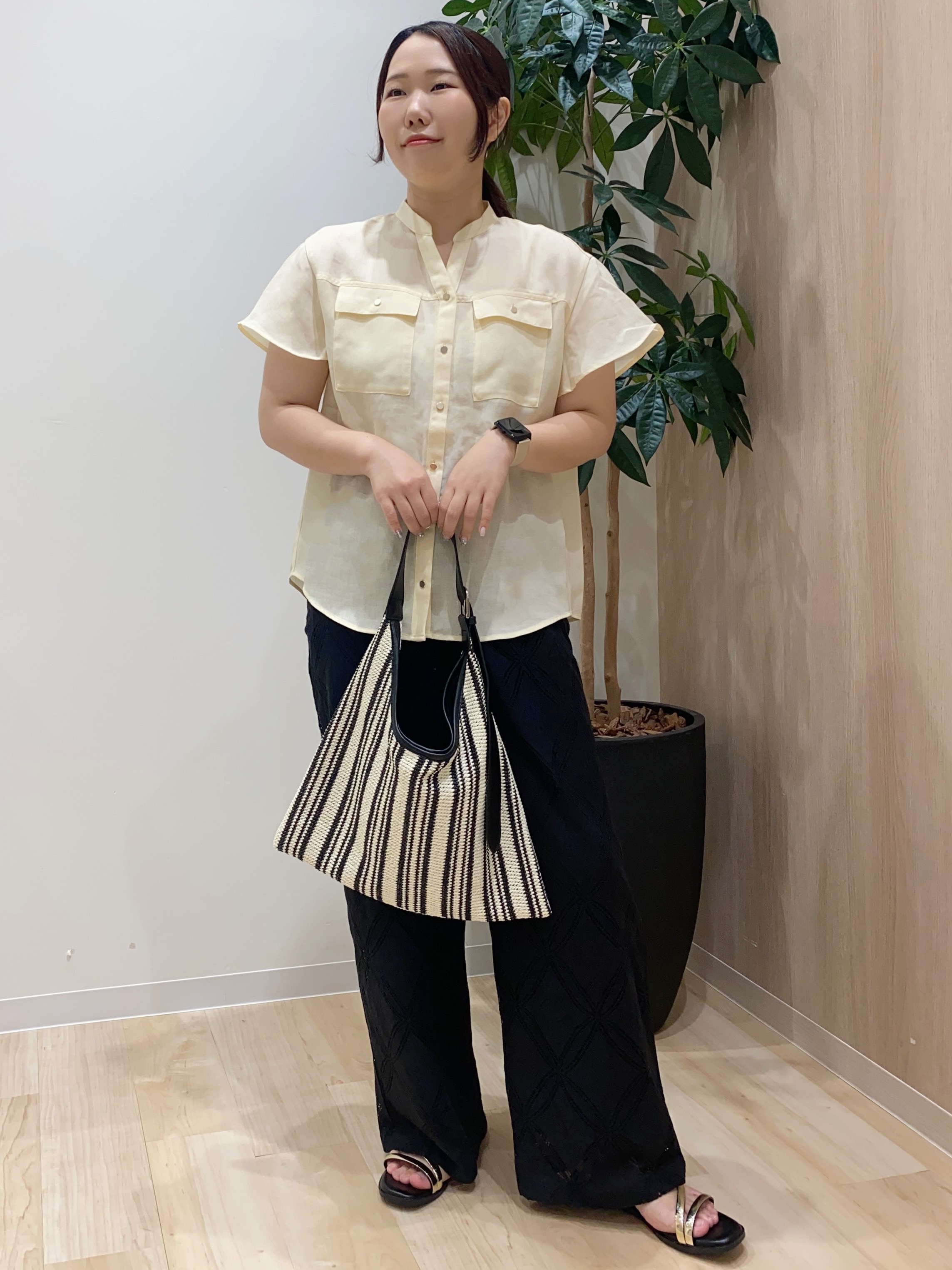 HANAさんの「grove｜【洗濯機OK・ひんやり/SETUP可】シワになりにくい、フレアスリーブブラウス」を使ったコーディネート