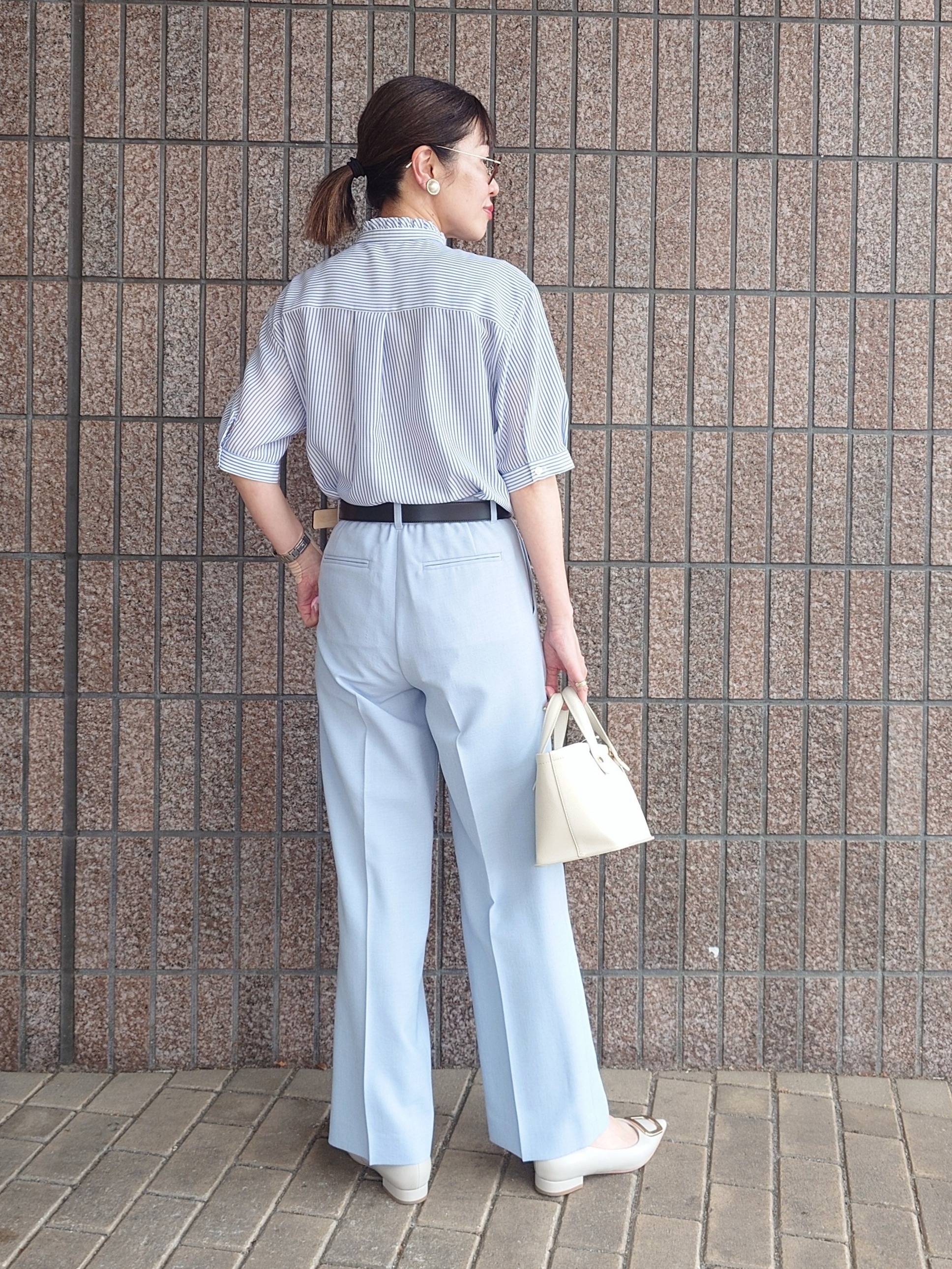 MUTSUKOさんの「UNTITLED｜【接触冷感/通気性/洗える】スタンドカラーフリルブラウス」を使ったコーディネート