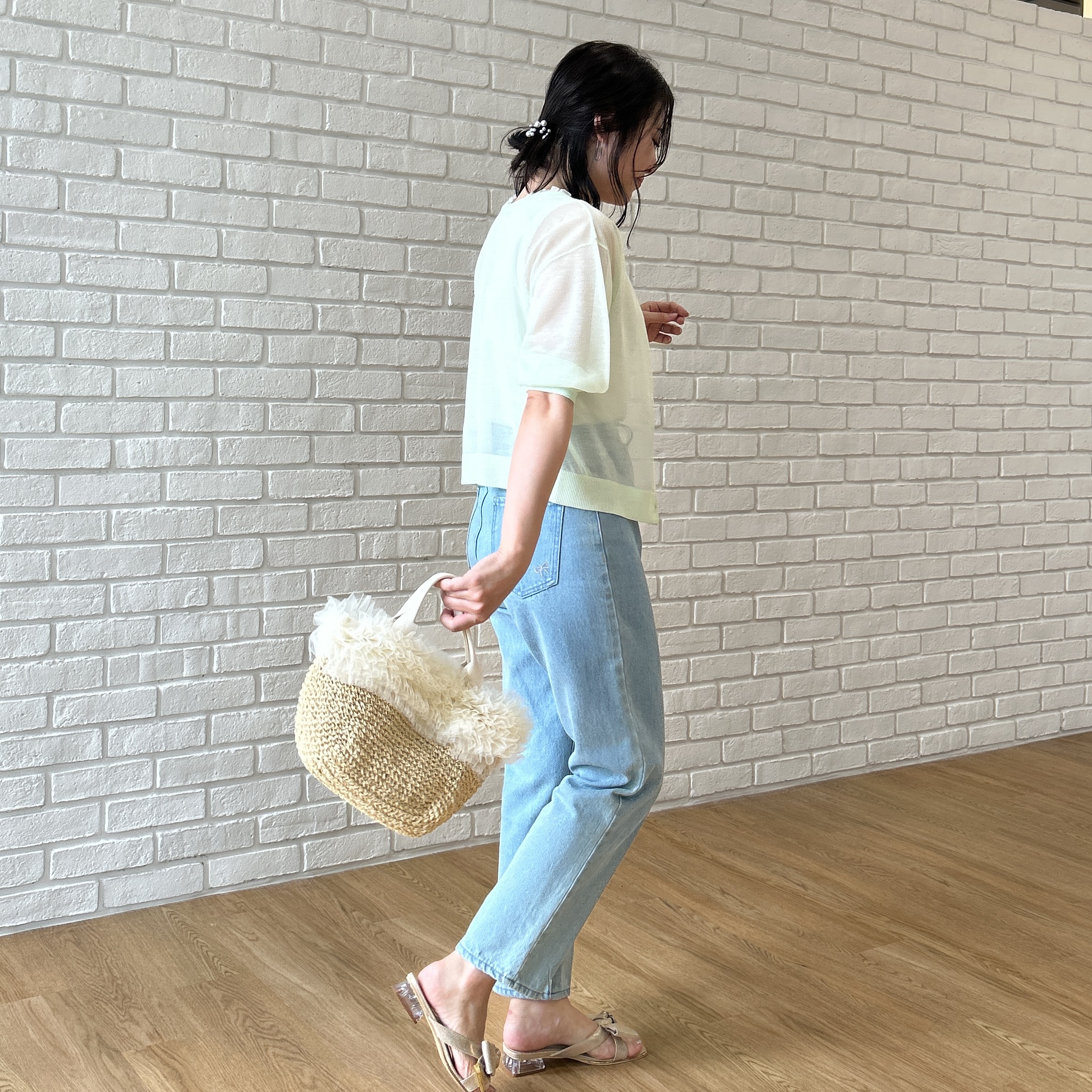 shinoさんの「Couture brooch｜【前後2WAY・洗える】愛され5分袖シアーカーディガン」を使ったコーディネート
