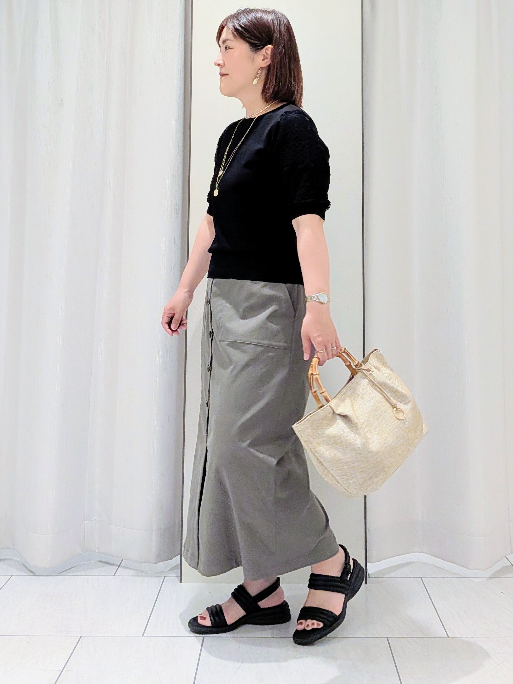Onumaさんの「UNTITLED｜【接触冷感/UVカット/吸水速乾/遮熱】ツイルボタンディティールスカート」を使ったコーディネート