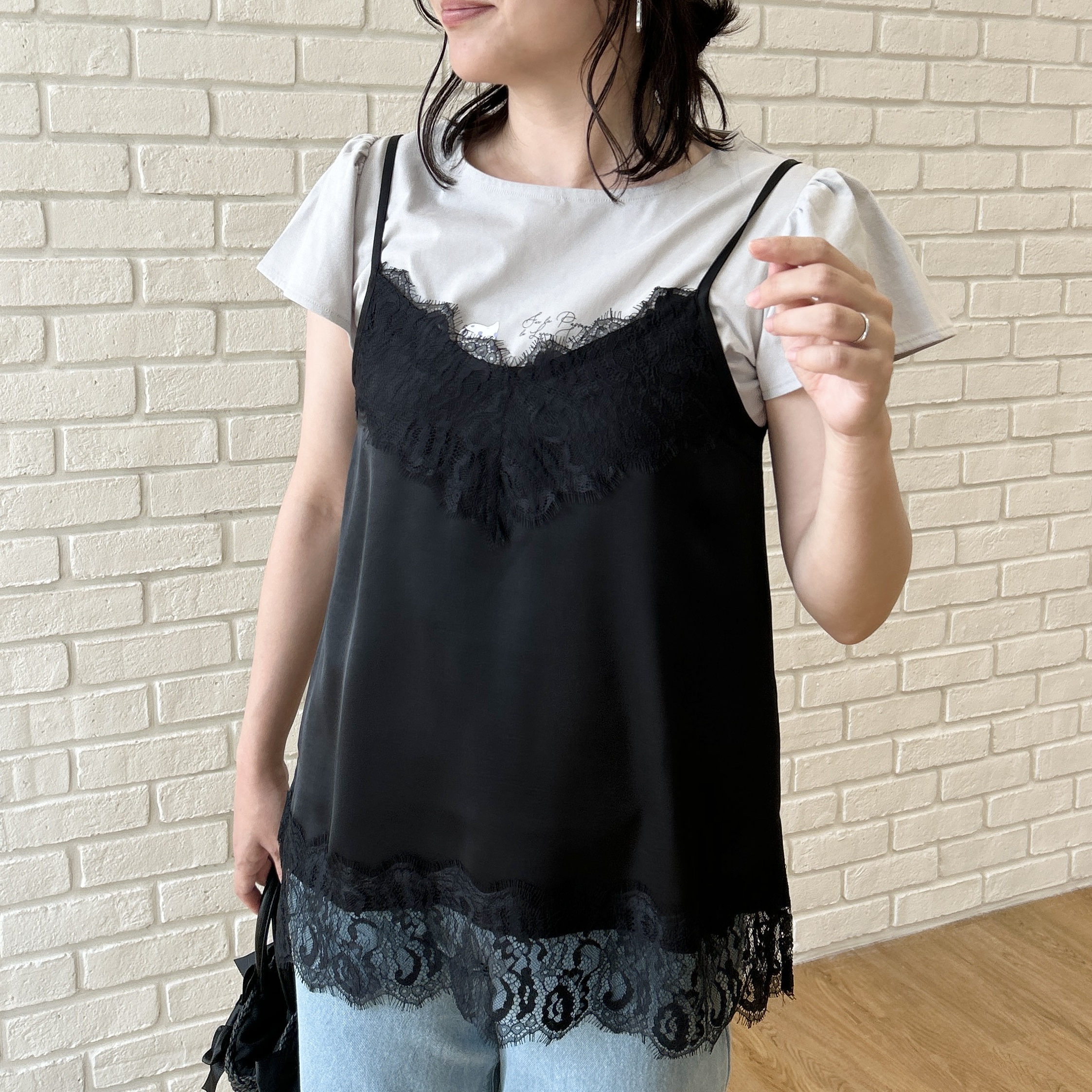 shinoさんの「Couture brooch｜カームサテンレースキャミ」を使ったコーディネート