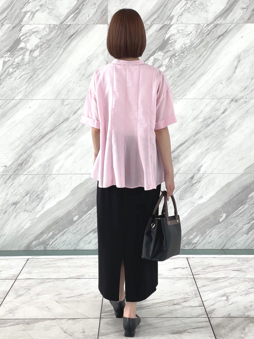 NATSUMIさんの「grove｜【洗濯機OK・ひんやり】さらっと軽やか、夏のフレアシャツ」を使ったコーディネート