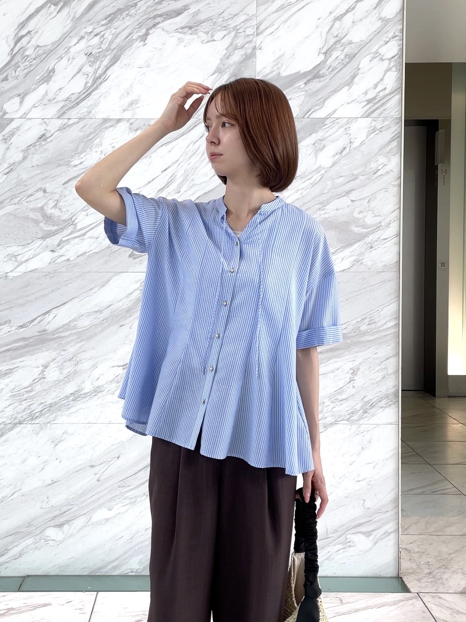 NATSUMIさんの「grove｜【洗濯機OK・ひんやり】さらっと軽やか、夏のフレアシャツ」を使ったコーディネート