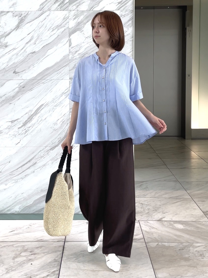 NATSUMIさんの「grove｜【洗濯機OK・ひんやり】さらっと軽やか、夏のフレアシャツ」を使ったコーディネート