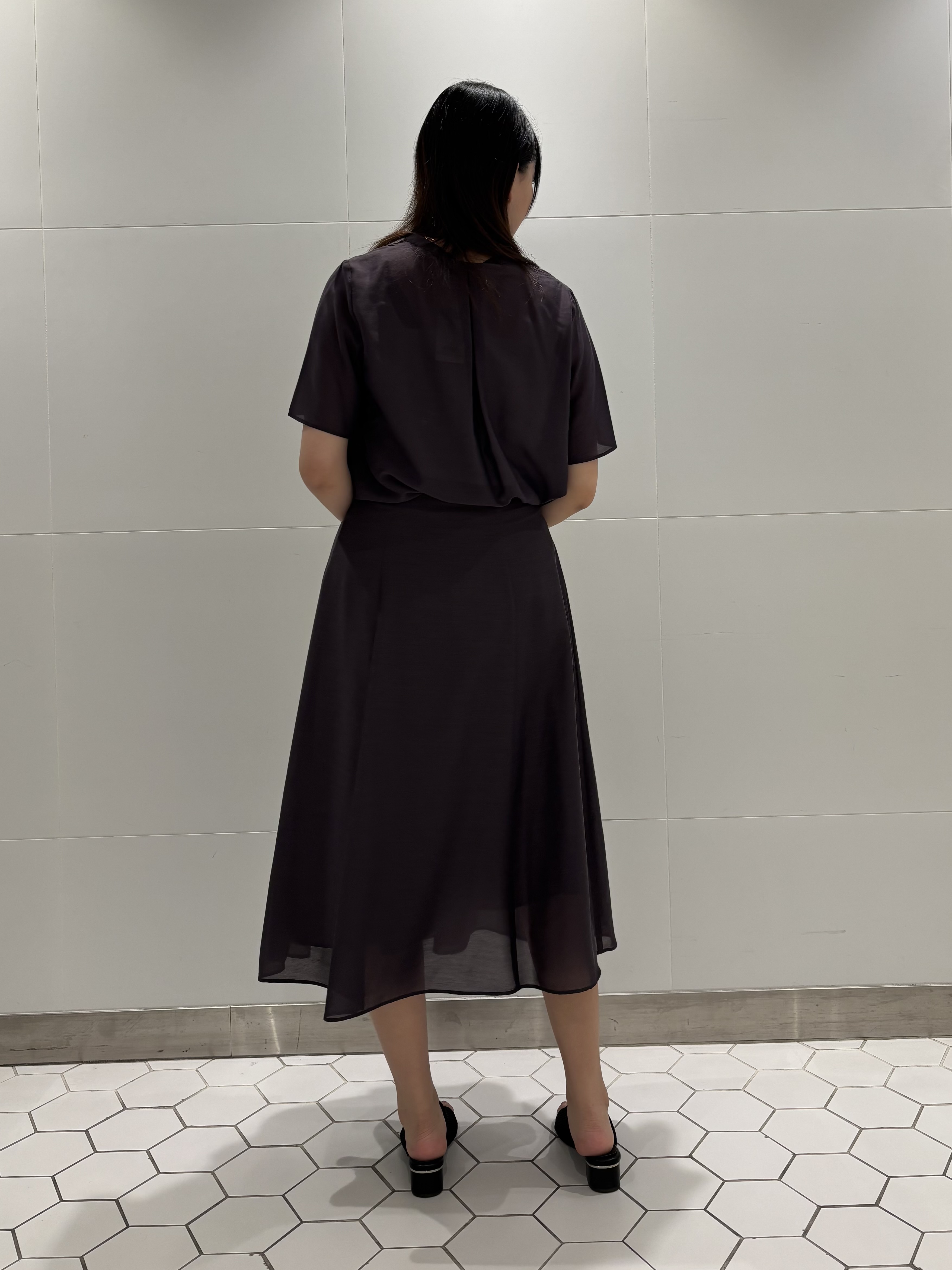 koharuさんの「INDIVI｜【接触冷感/洗える】シアーシャンブレーピンタックブラウス」を使ったコーディネート