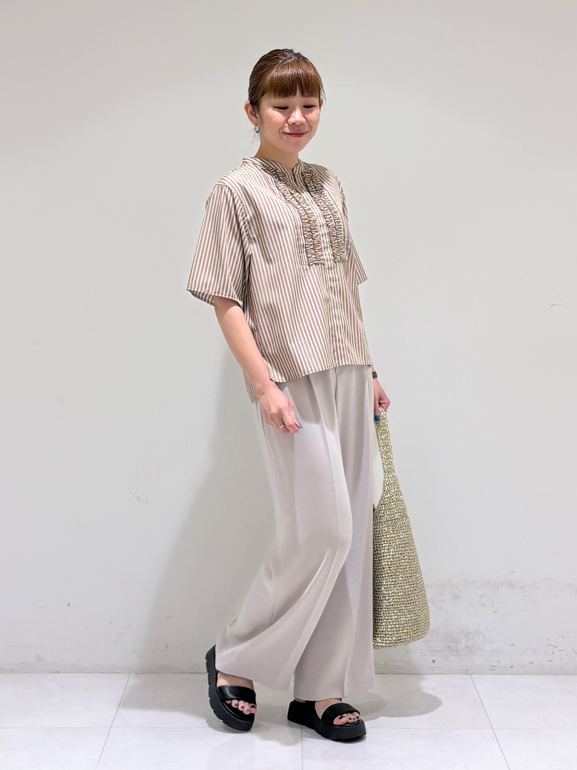 tsuyuさんの「INDIVI｜【大人カジュアル】メタリックかぎ編みボトルバッグ」を使ったコーディネート