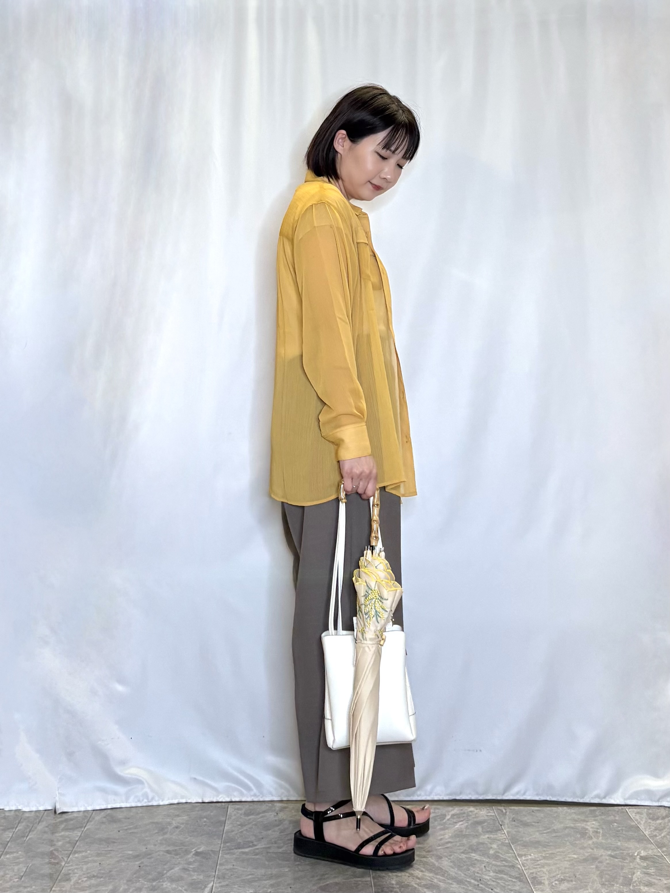ネリさんの「SHOO･LA･RUE｜【洗濯機可】ダブルポケット 楊柳しぼしぼシアーシャツ」を使ったコーディネート