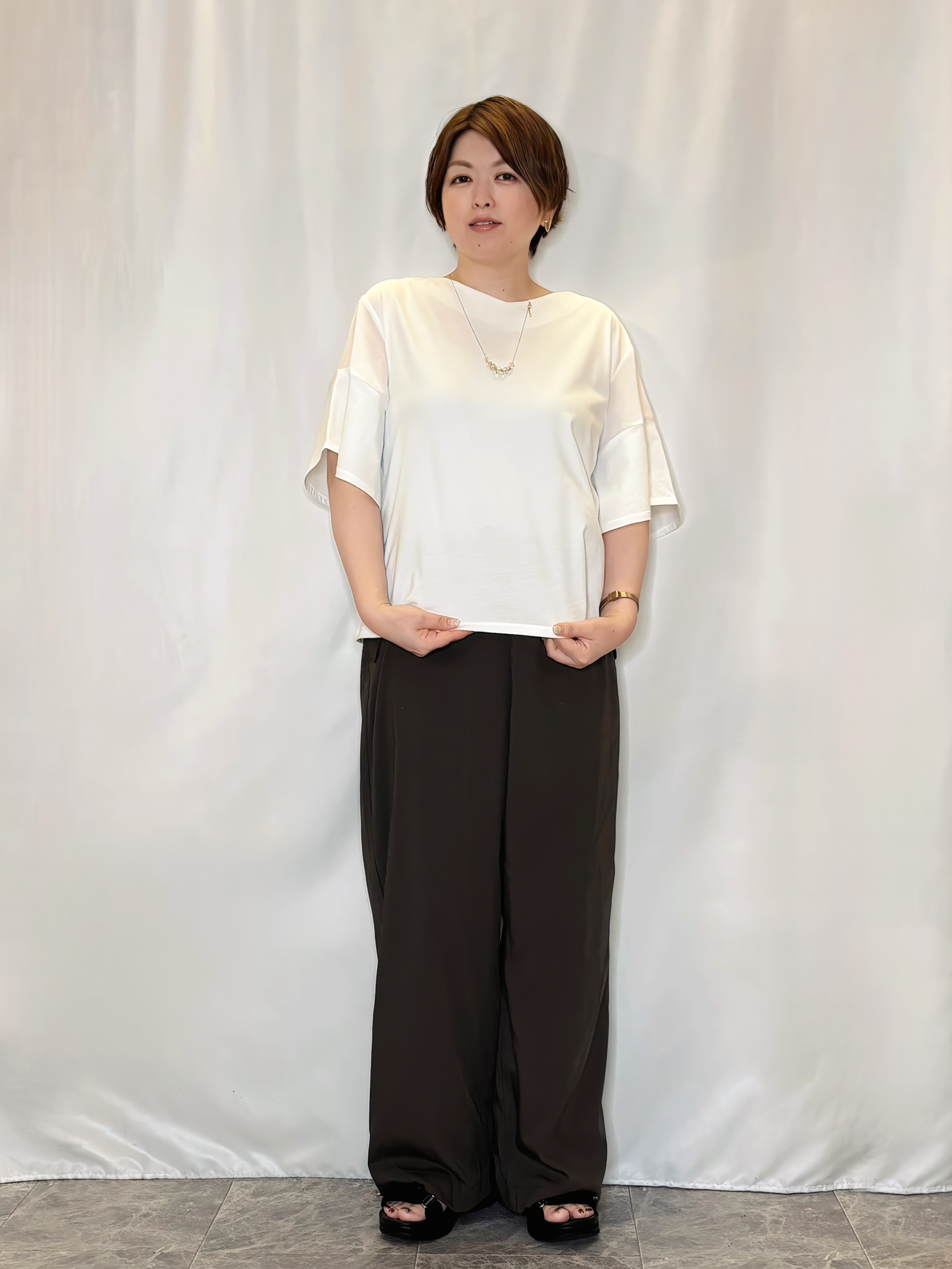 たみさんの「SHOO･LA･RUE｜【ひんやり/洗濯機可/S-LL】オンにもオフにも マルチに使えるボタンレスカーディガン」を使ったコーディネート