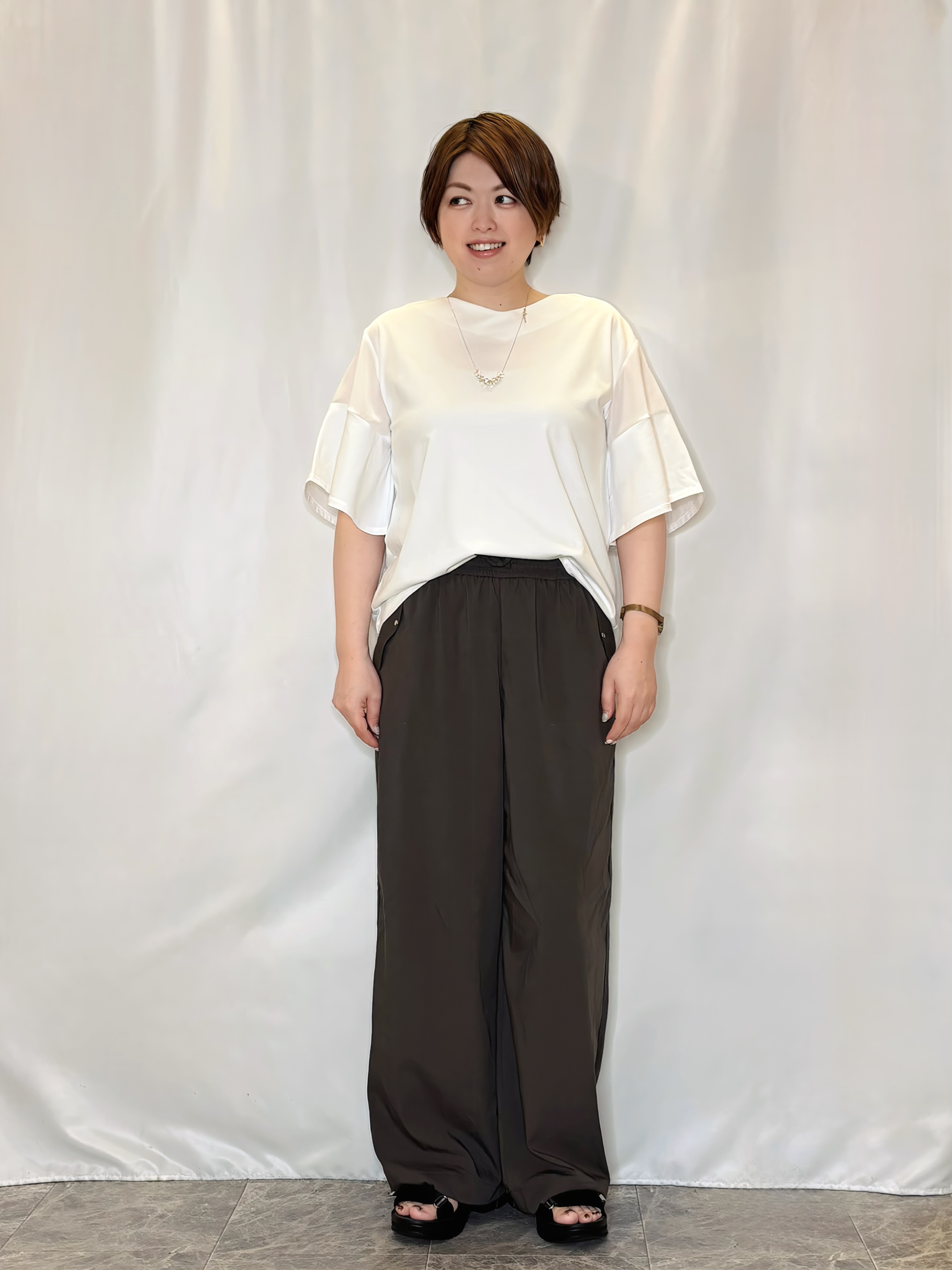 たみさんの「SHOO･LA･RUE｜【ひんやり/洗濯機可/S-LL】オンにもオフにも マルチに使えるボタンレスカーディガン」を使ったコーディネート