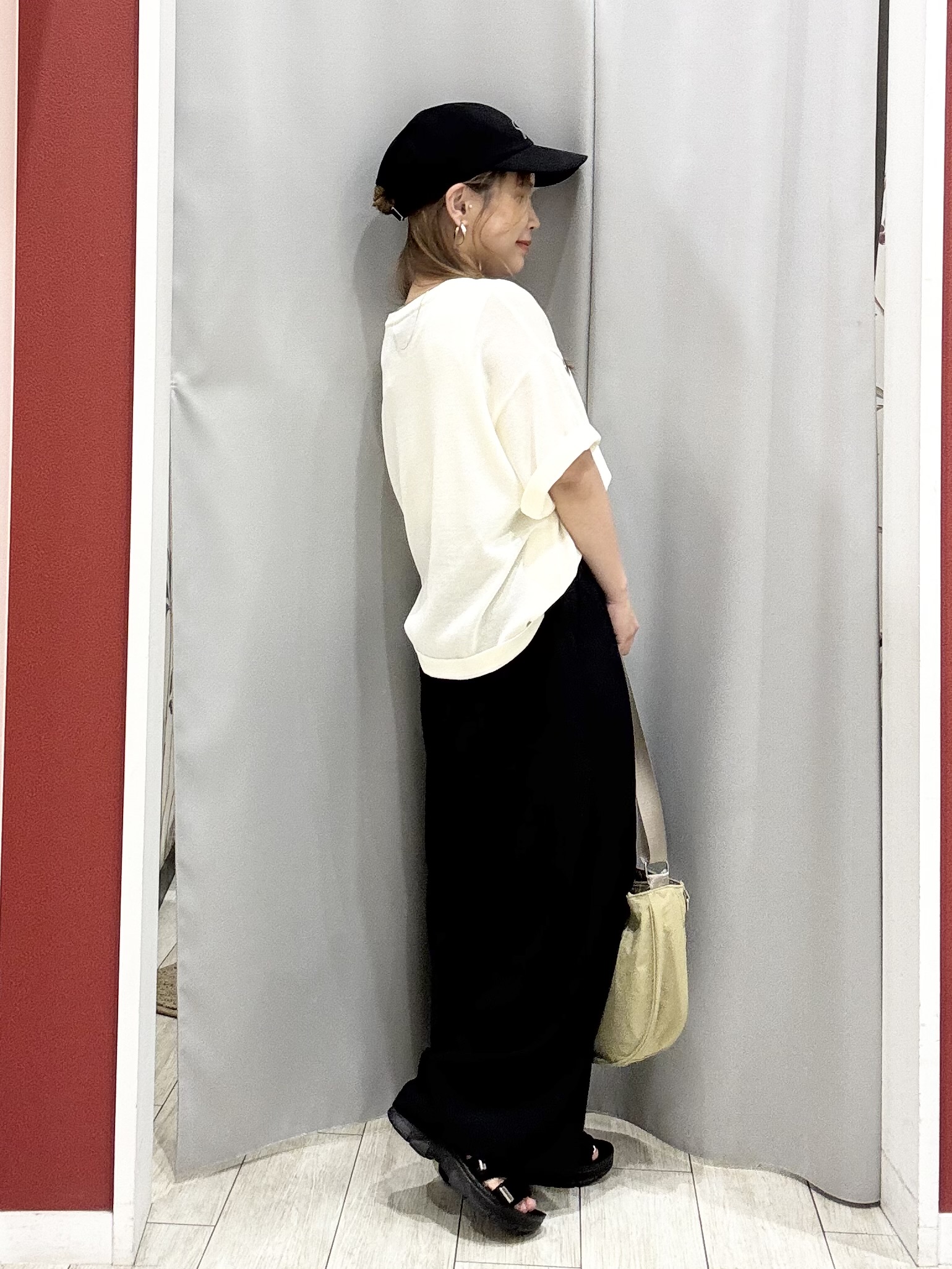 shioさんの「SHOO･LA･RUE｜【体型カバー】程よい透け感 デザインアソート 5分袖シアーニット」を使ったコーディネート
