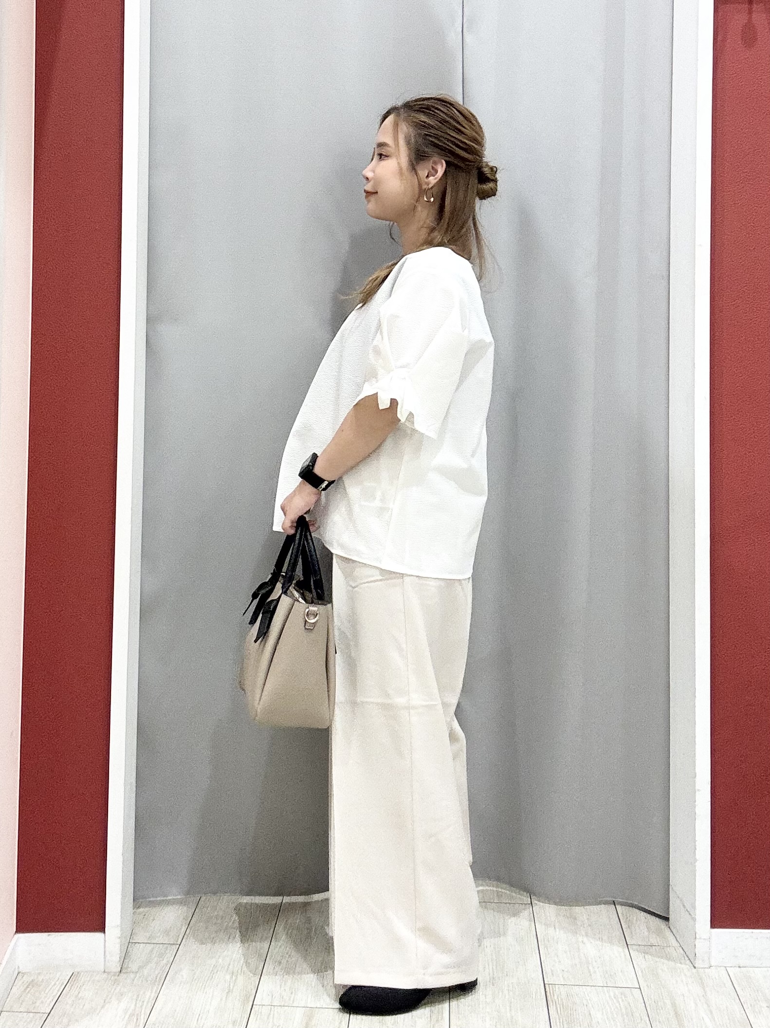 shioさんの「SHOO･LA･RUE｜【洗濯後しわになりにくい/UV/S-LL】二の腕隠れる 吸水速乾お袖タックブラウス」を使ったコーディネート