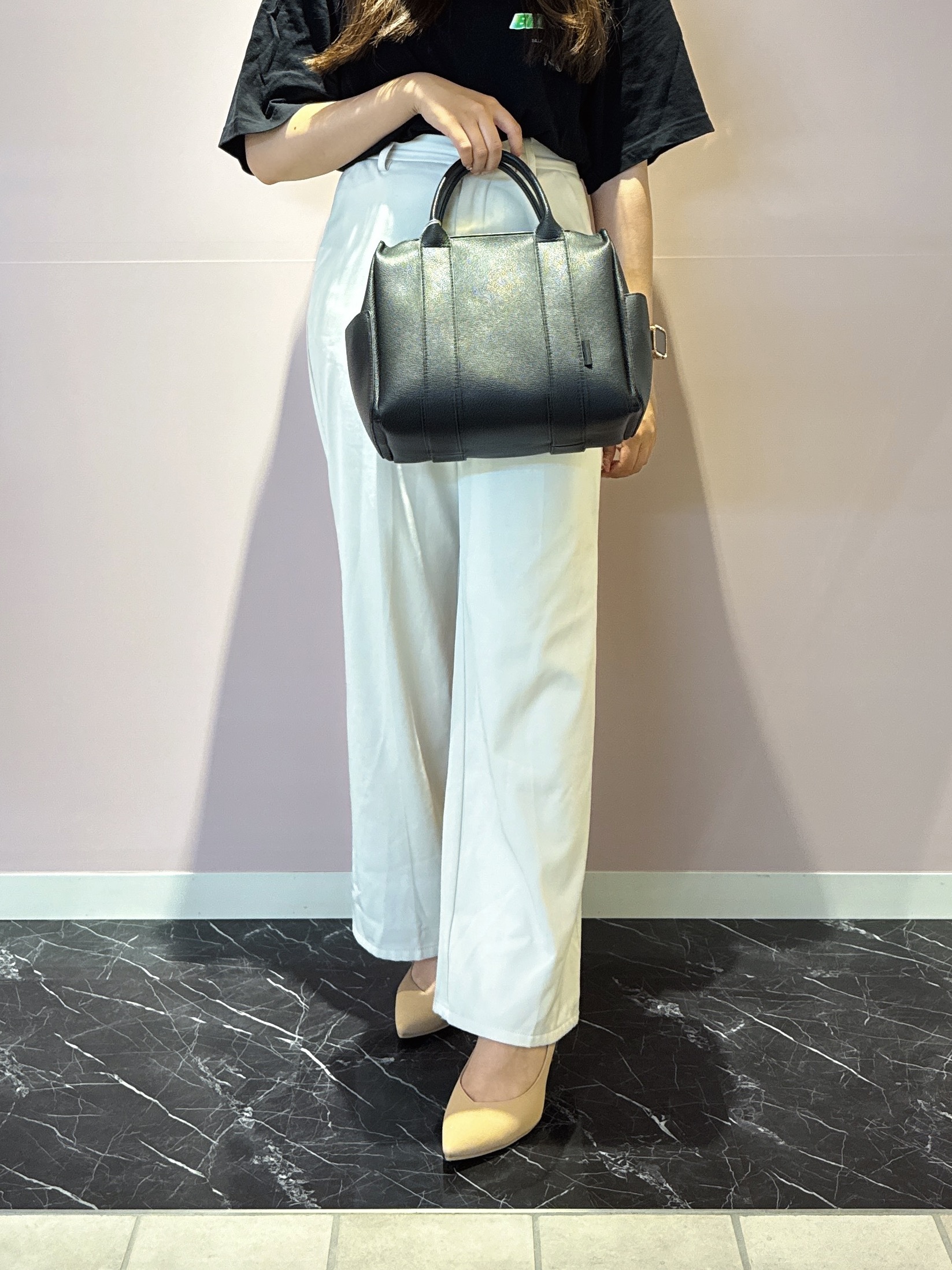 neinaさんの「ESPERANZA｜ハートカットパンプス」を使ったコーディネート