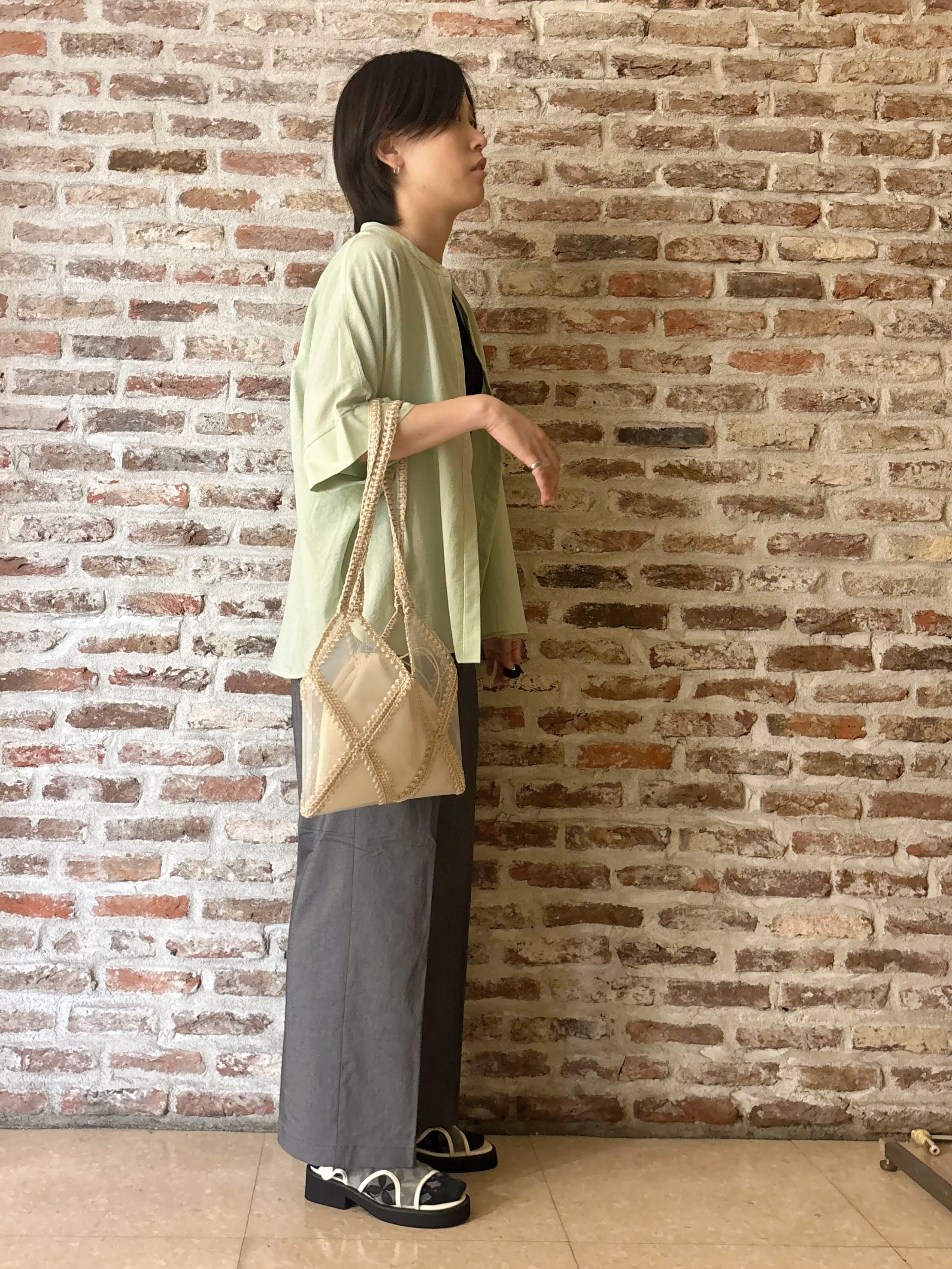 しばさんの「THE SHOP TK｜【高レビュー/体型カバー】さらっと快適 ドルマン5分袖ブラウス」を使ったコーディネート