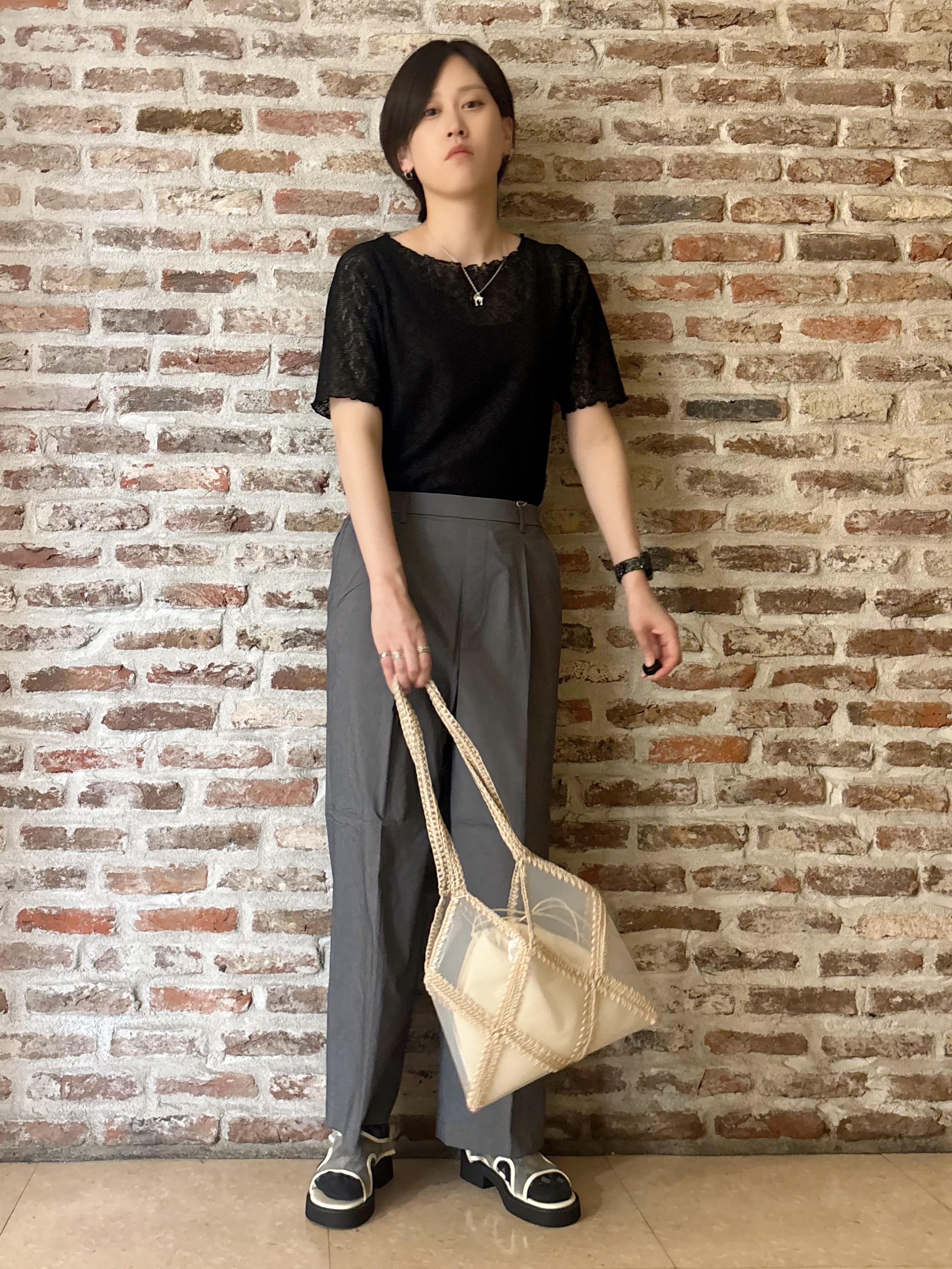しばさんの「THE SHOP TK｜【高レビュー/体型カバー】さらっと快適 ドルマン5分袖ブラウス」を使ったコーディネート