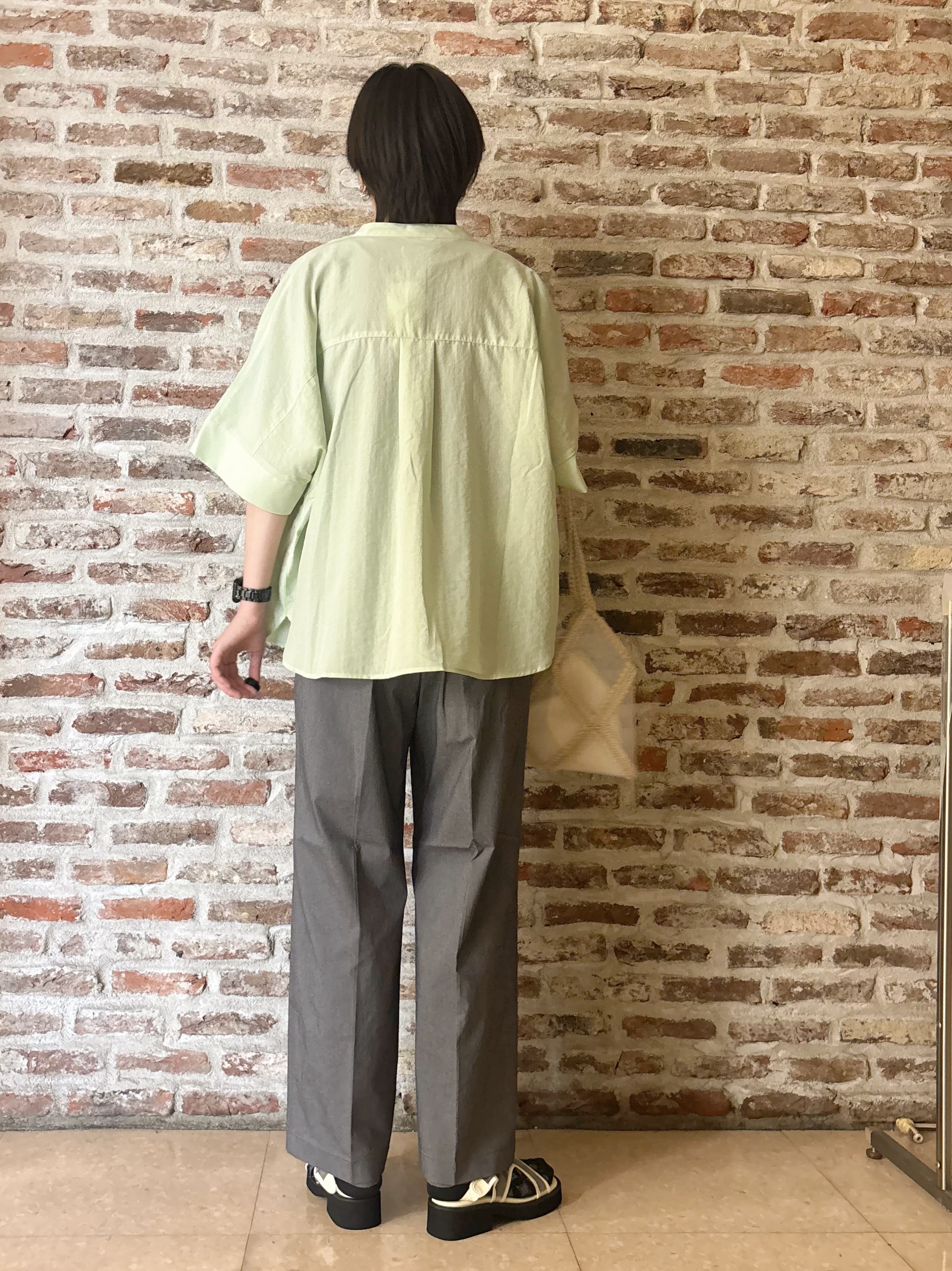 しばさんの「THE SHOP TK｜【高レビュー/体型カバー】さらっと快適 ドルマン5分袖ブラウス」を使ったコーディネート
