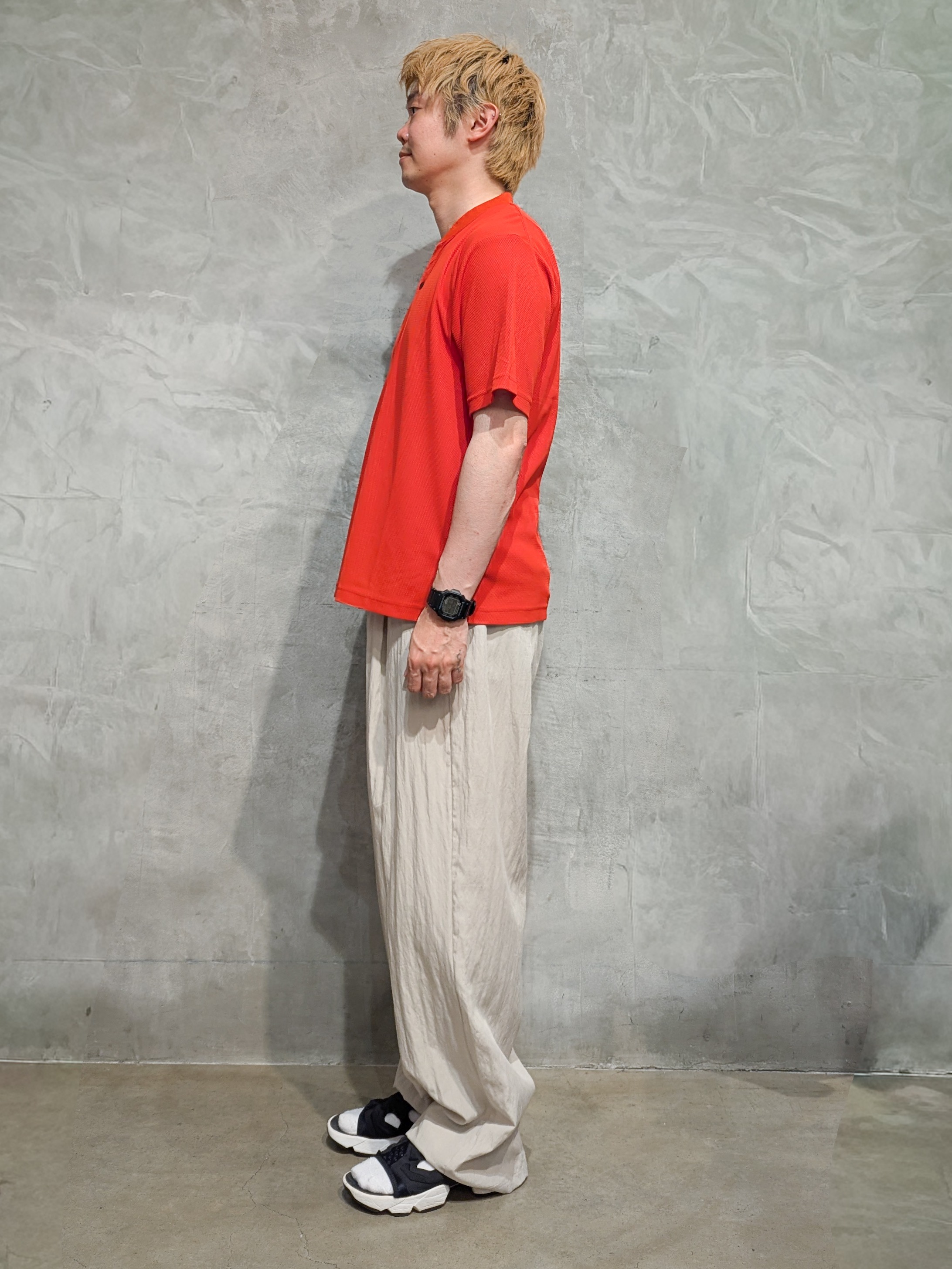 daiさんの「THE SHOP TK｜【サラッと軽い着心地に。】BO-NO HENLEY TEE/ボーノヘンリーネック Tシャツ　吸水速乾」を使ったコーディネート