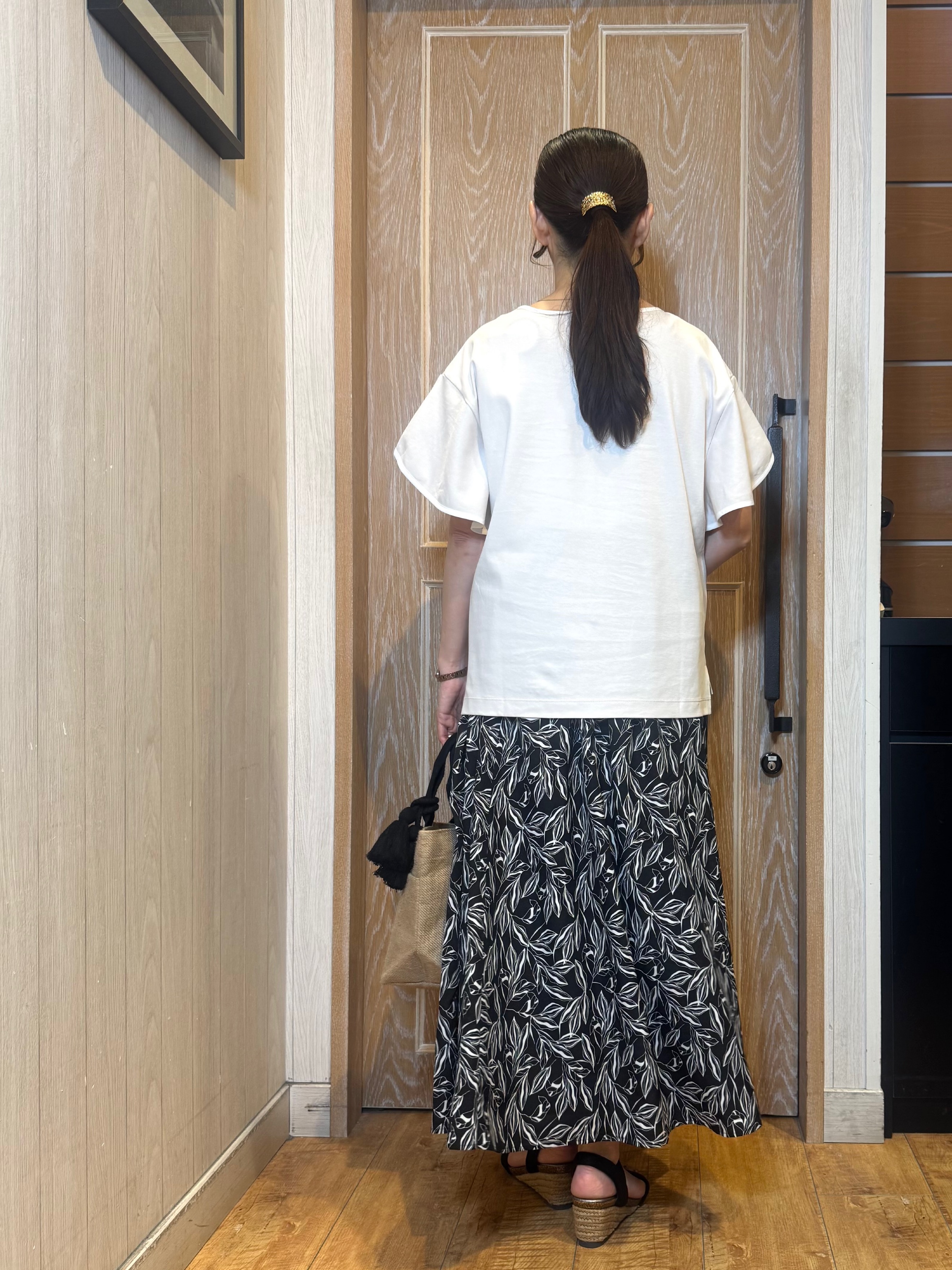 KAORIさんの「SHOO･LA･RUE｜【ひんやり/洗濯機可/S-LL】配色パイピング フレアスリーブトップス」を使ったコーディネート