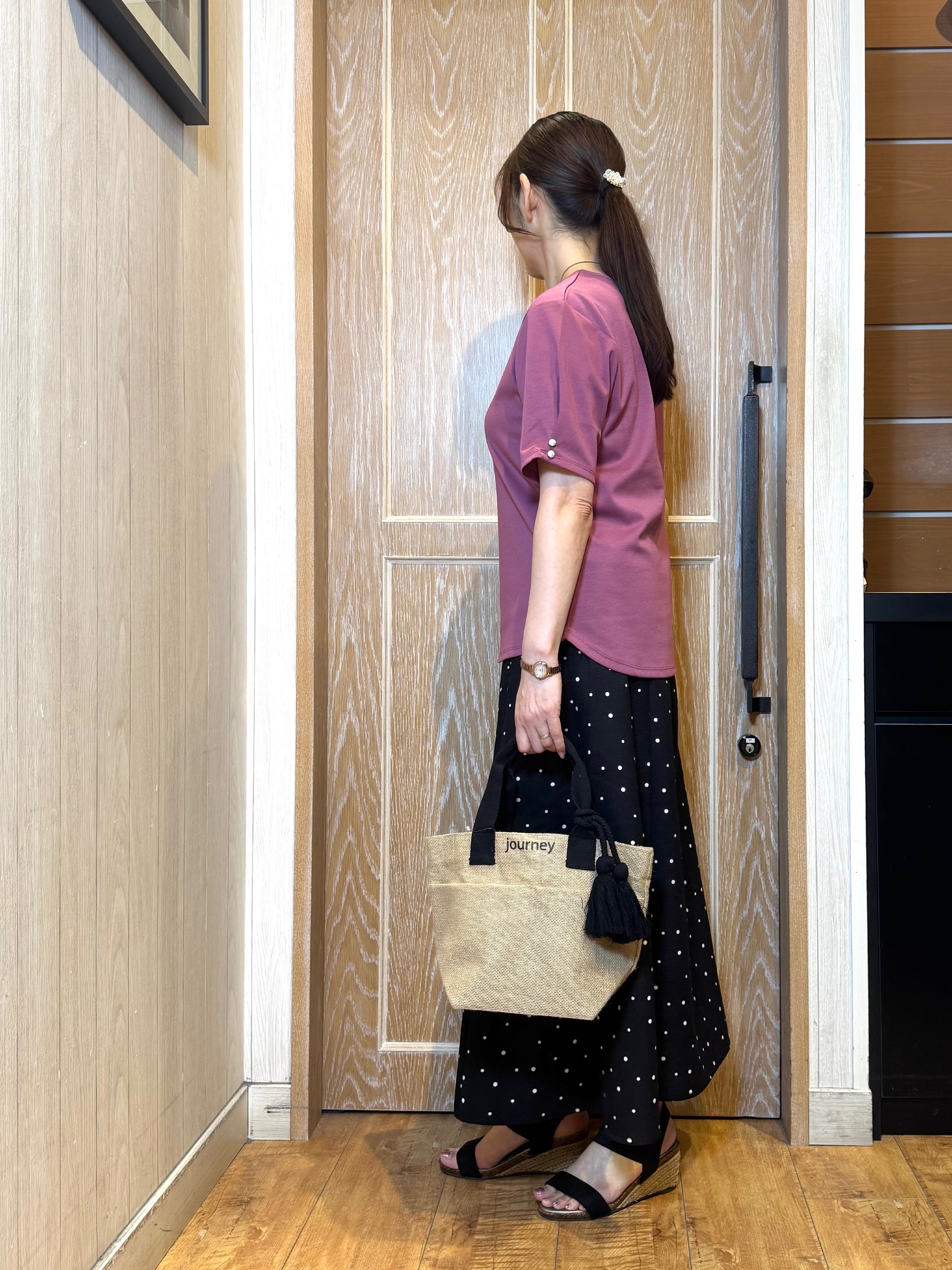 KAORIさんの「SHOO･LA･RUE｜【2点セット/洗濯機可/S-LL】お袖パールがアクセント ネックレス付きトップス」を使ったコーディネート